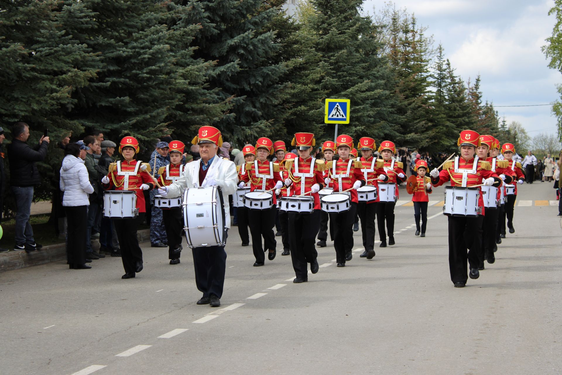 Полный фоторепортаж с празднования Дня Победы в Заинске