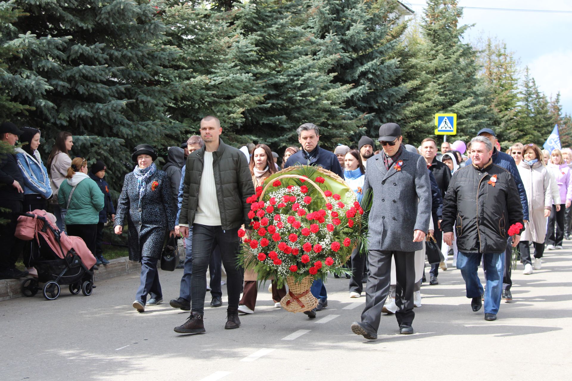 Полный фоторепортаж с празднования Дня Победы в Заинске