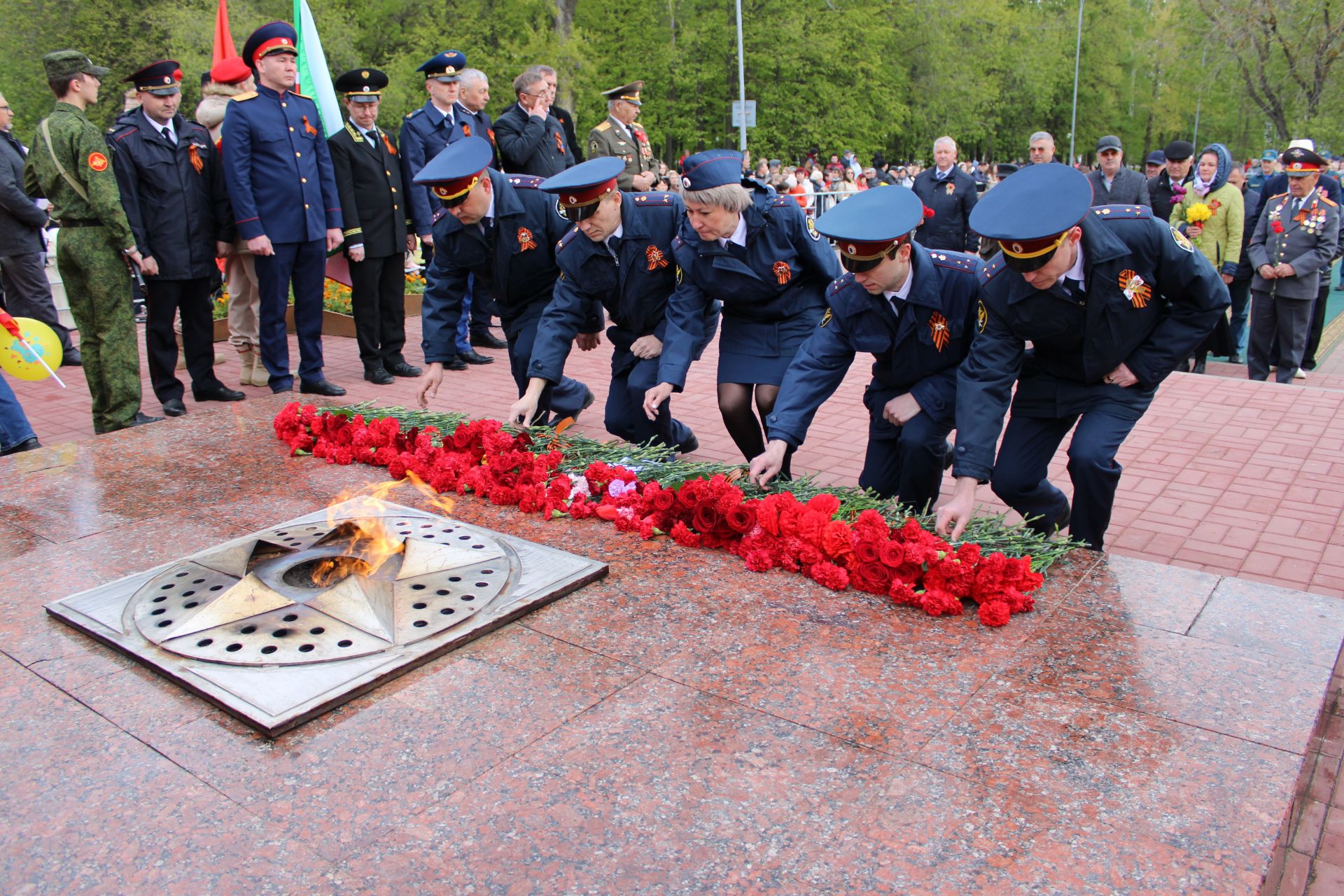 Полный фоторепортаж с празднования Дня Победы в Заинске