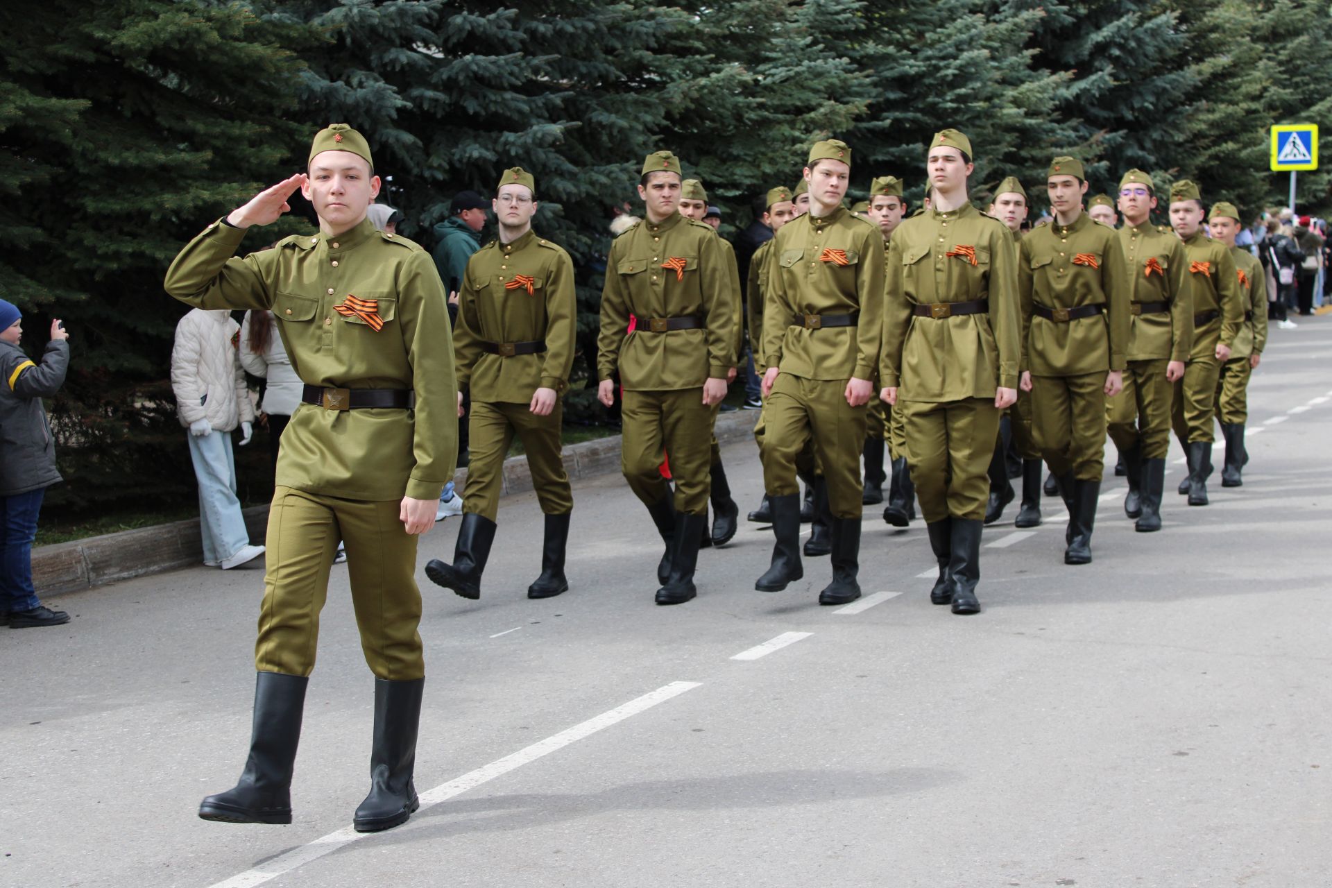 Полный фоторепортаж с празднования Дня Победы в Заинске