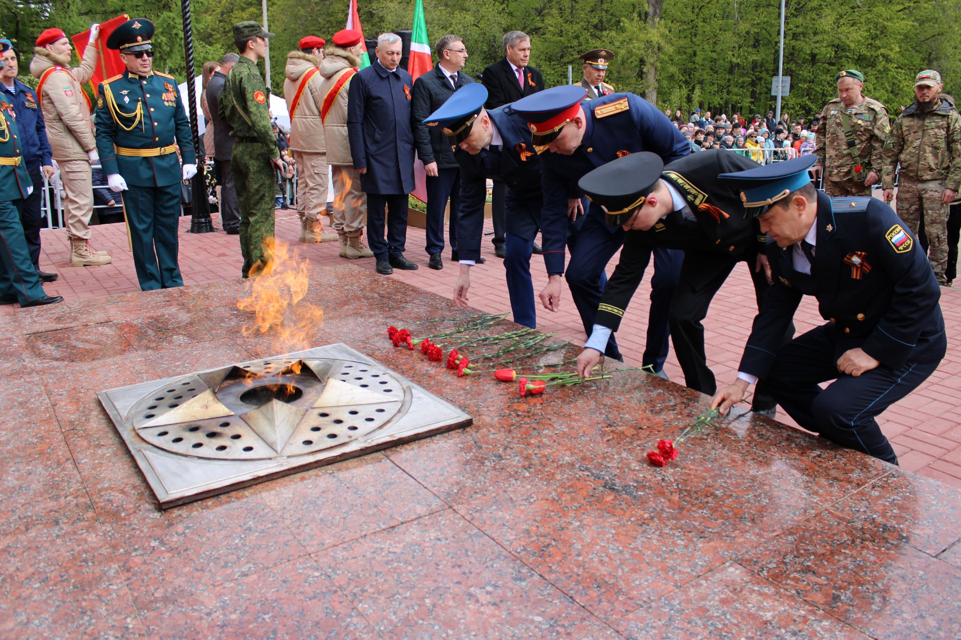 Полный фоторепортаж с празднования Дня Победы в Заинске