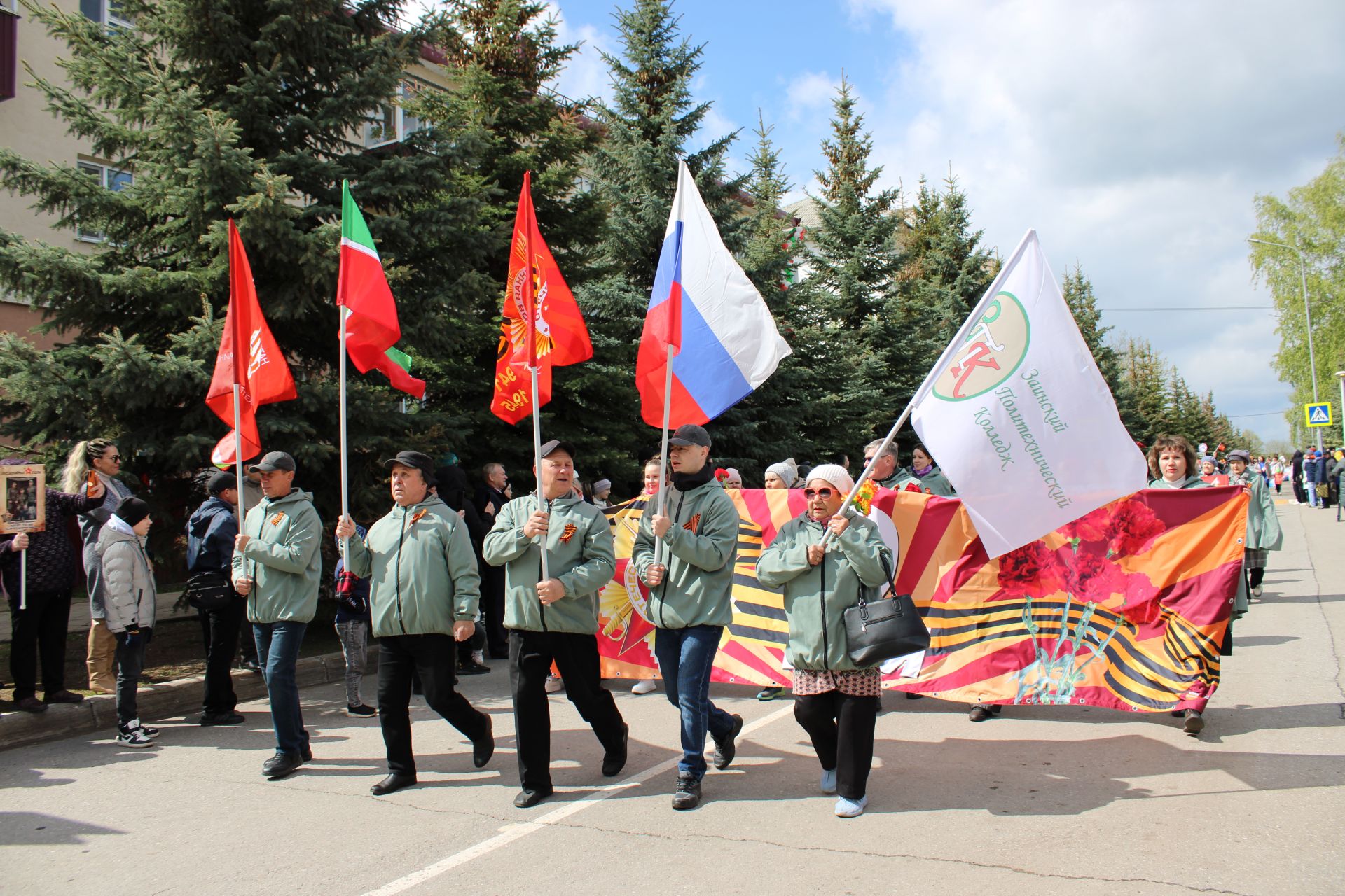 Полный фоторепортаж с празднования Дня Победы в Заинске