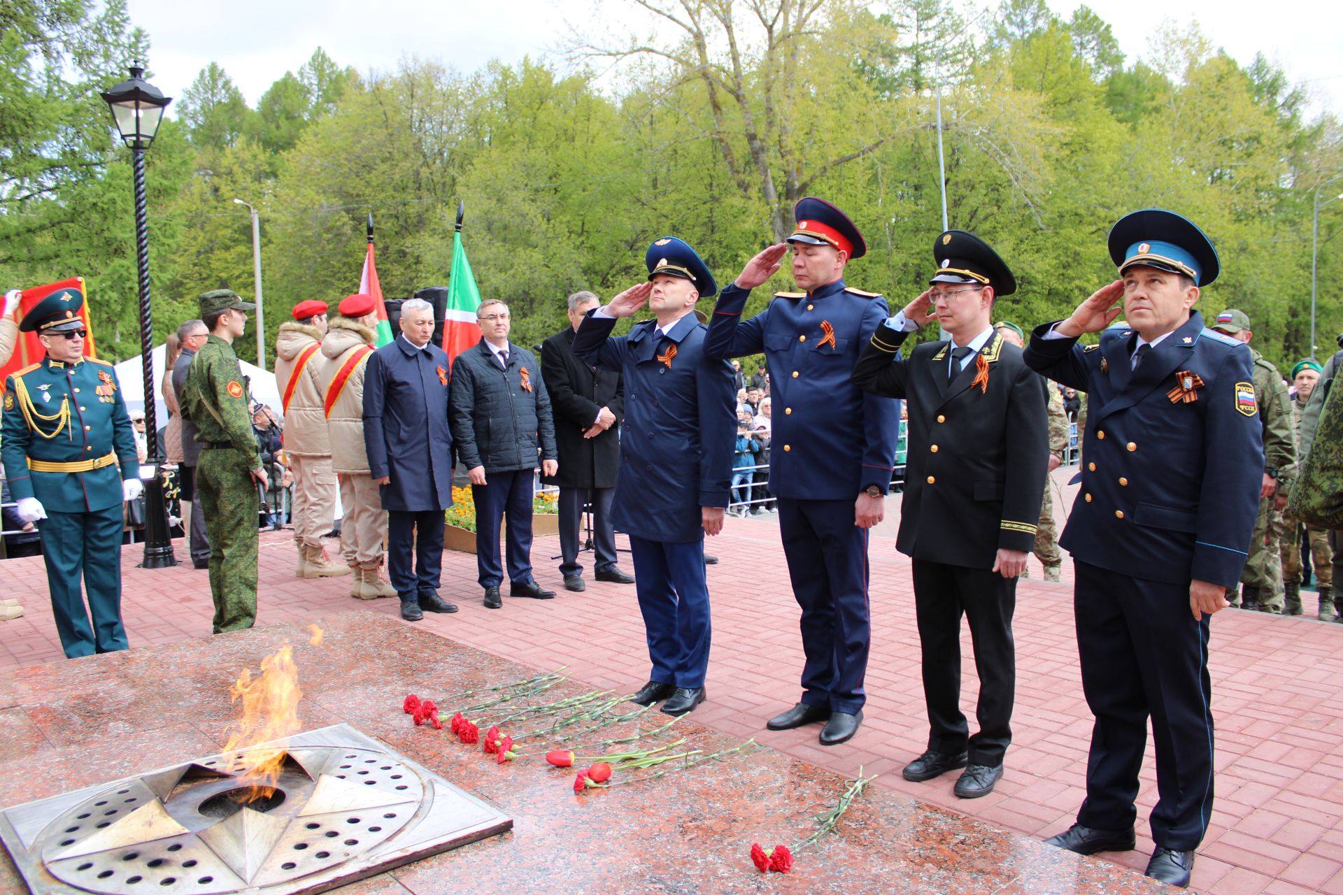 Полный фоторепортаж с празднования Дня Победы в Заинске