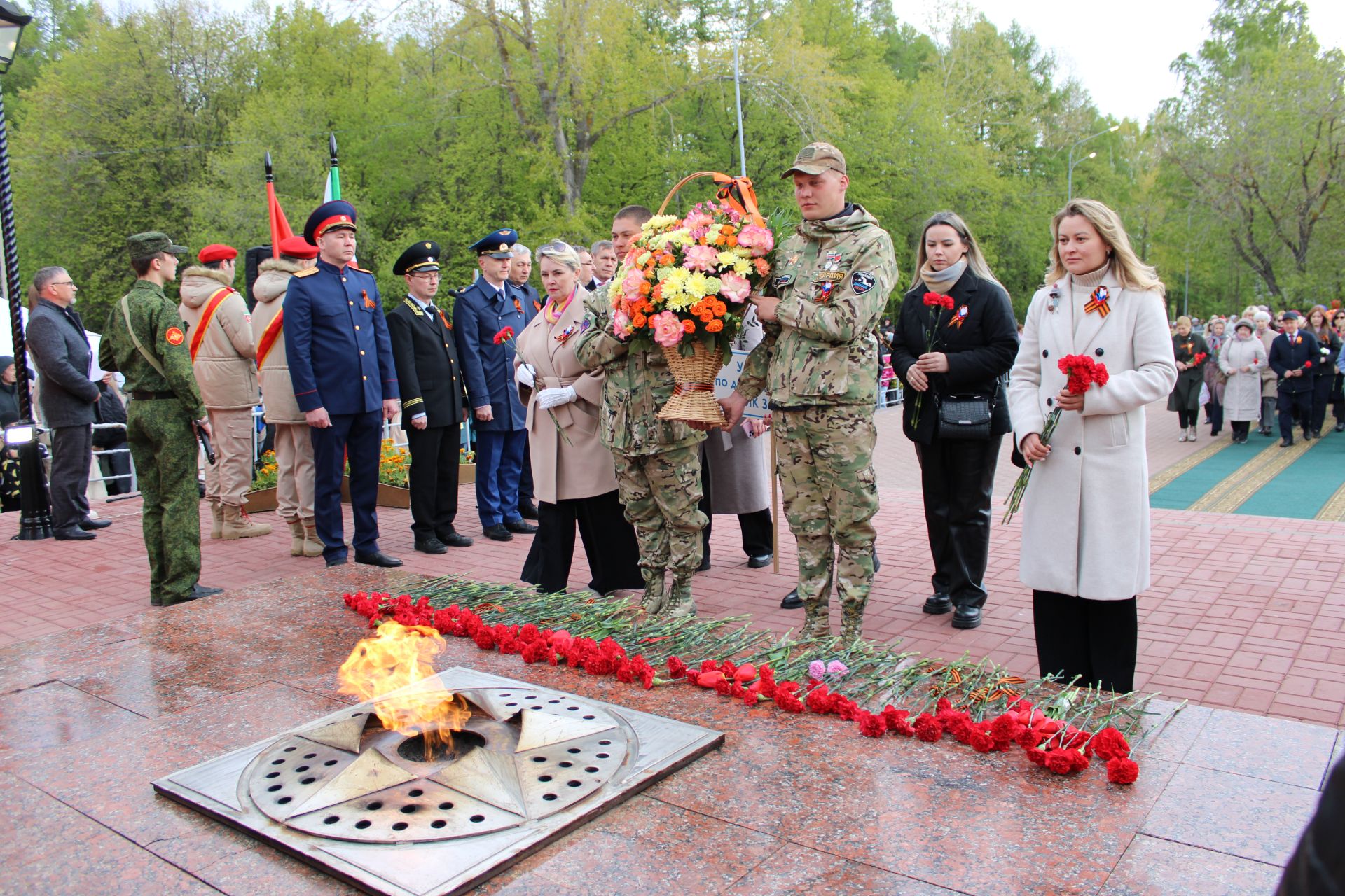 Полный фоторепортаж с празднования Дня Победы в Заинске