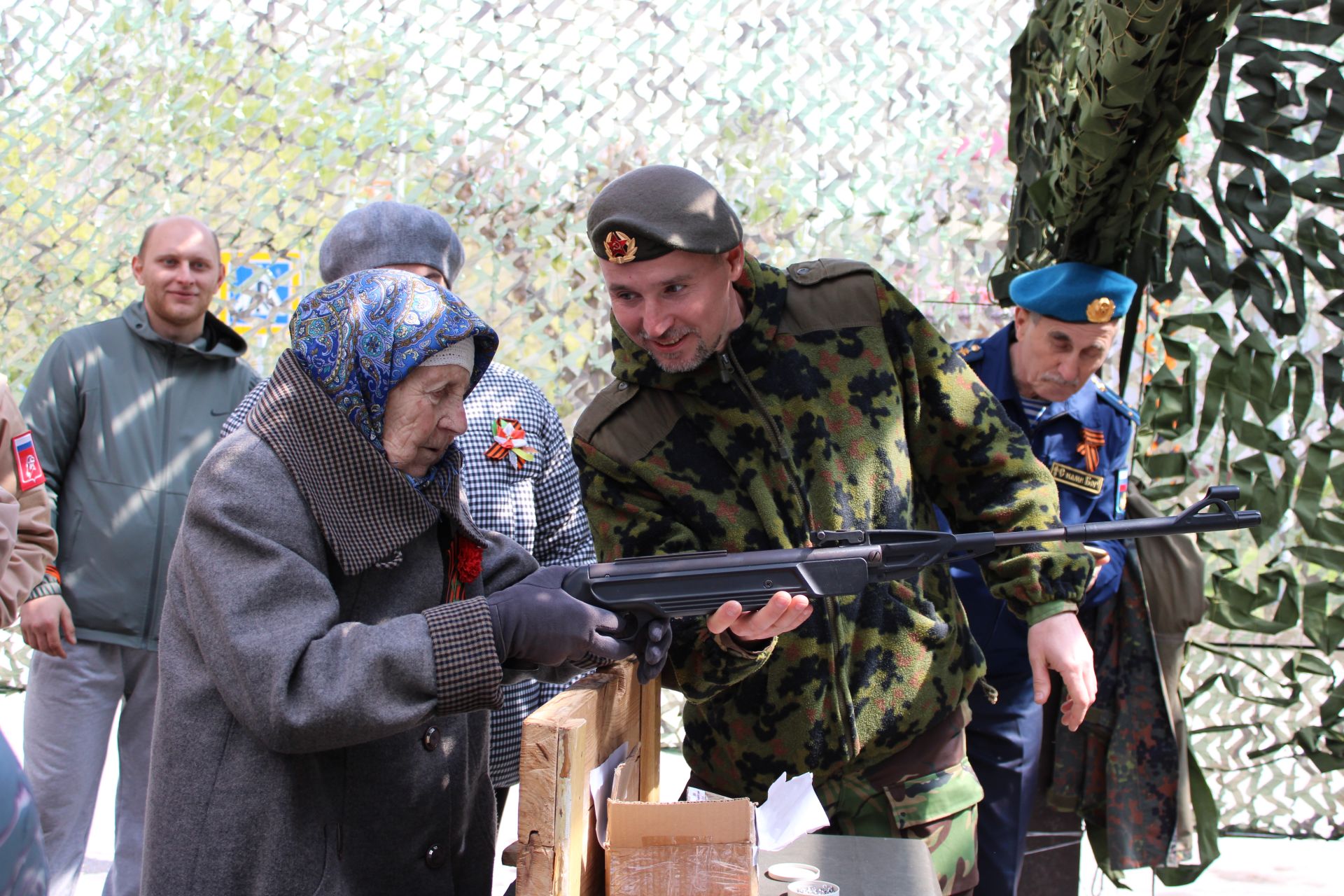 Полный фоторепортаж с празднования Дня Победы в Заинске