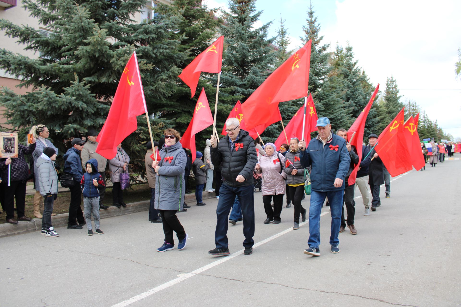 Полный фоторепортаж с празднования Дня Победы в Заинске