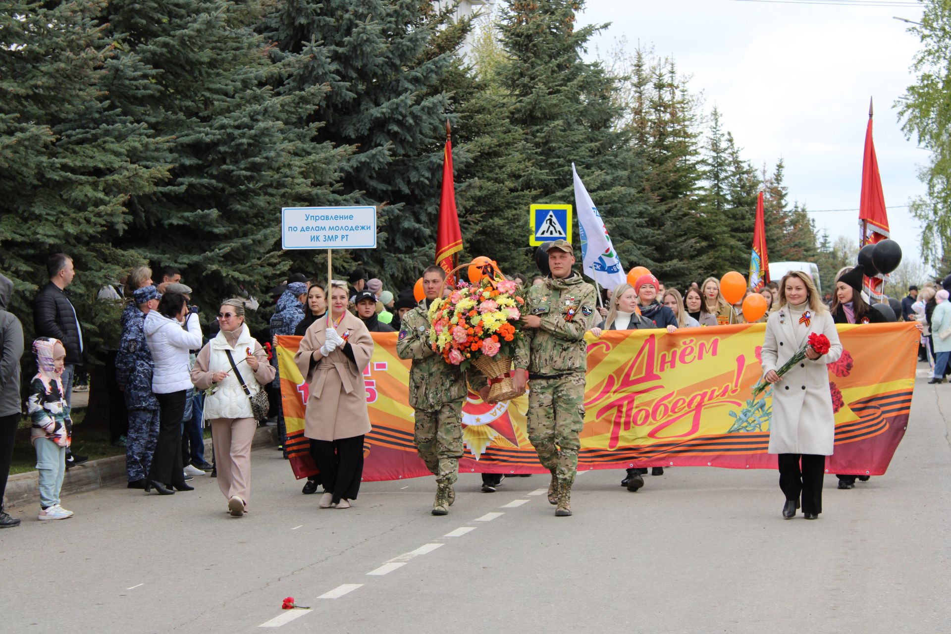 Полный фоторепортаж с празднования Дня Победы в Заинске