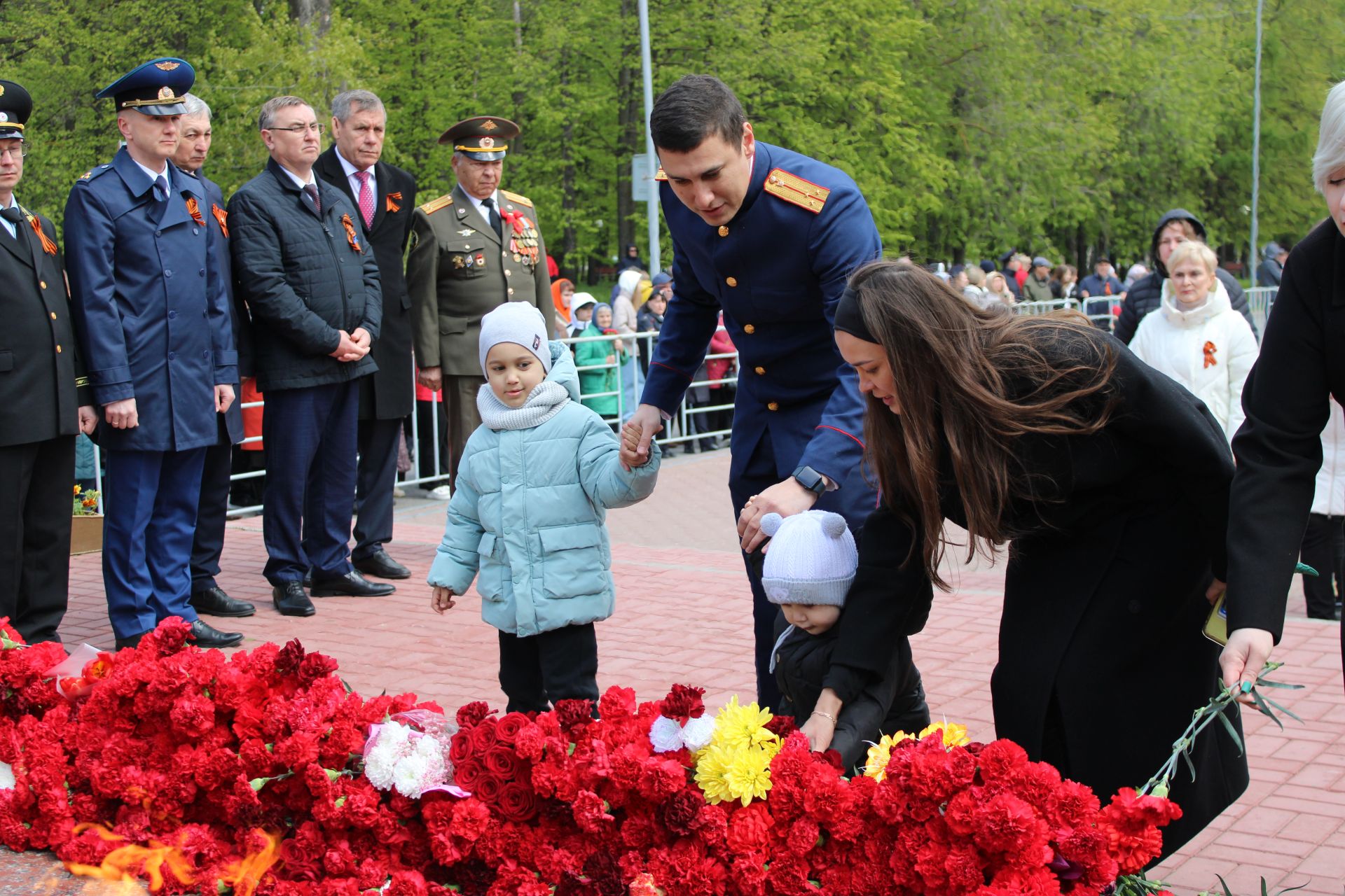 Полный фоторепортаж с празднования Дня Победы в Заинске