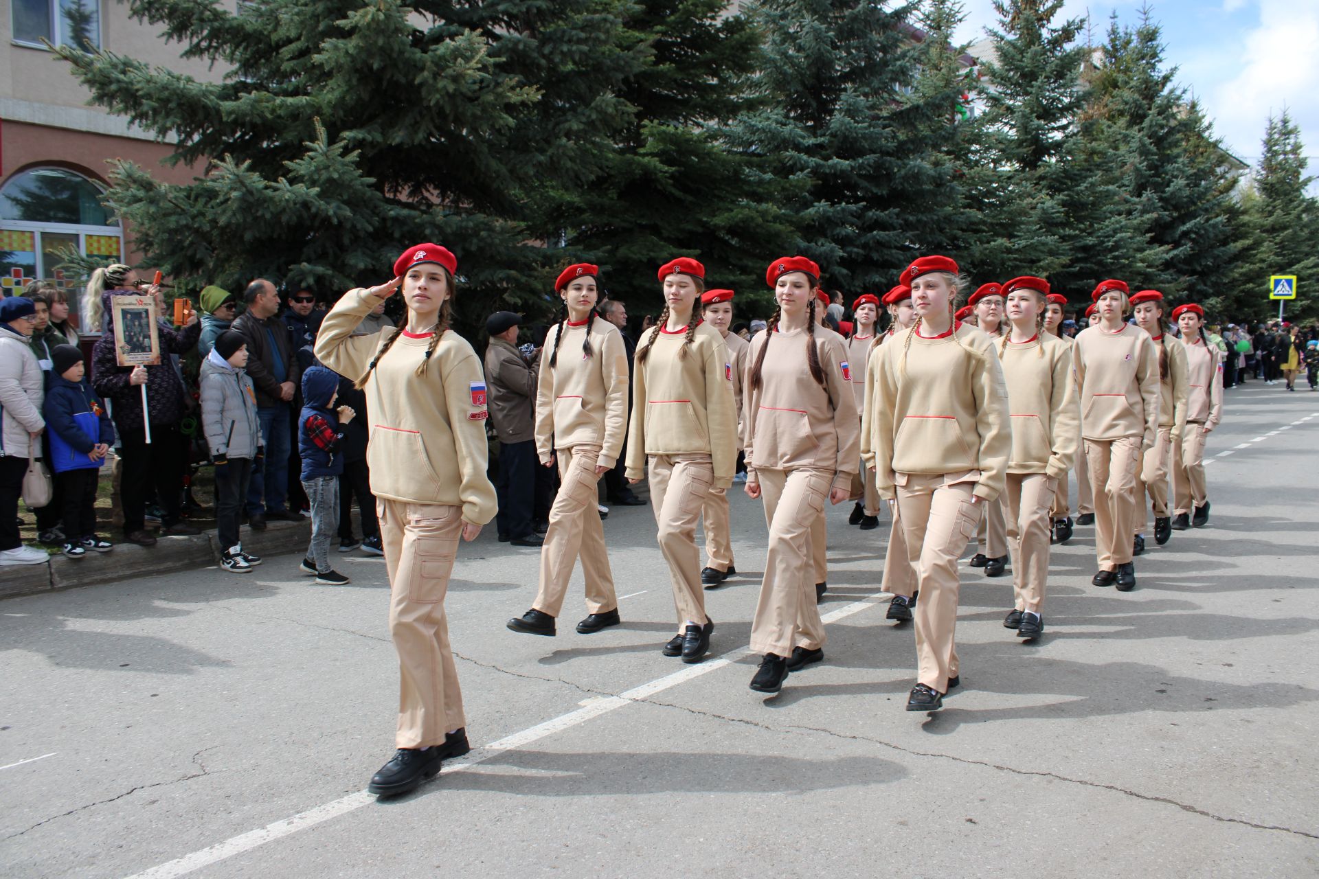 Полный фоторепортаж с празднования Дня Победы в Заинске