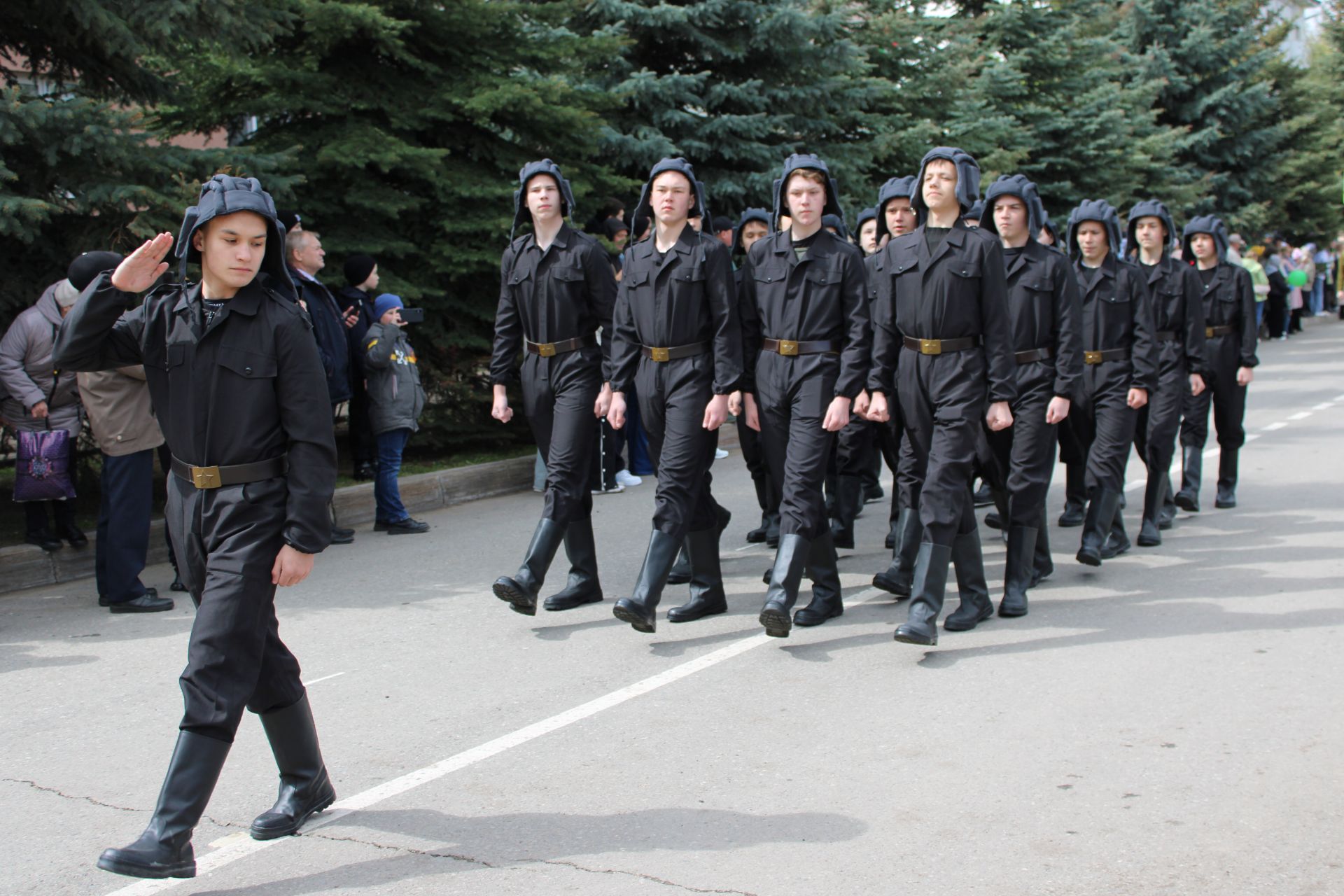 Полный фоторепортаж с празднования Дня Победы в Заинске