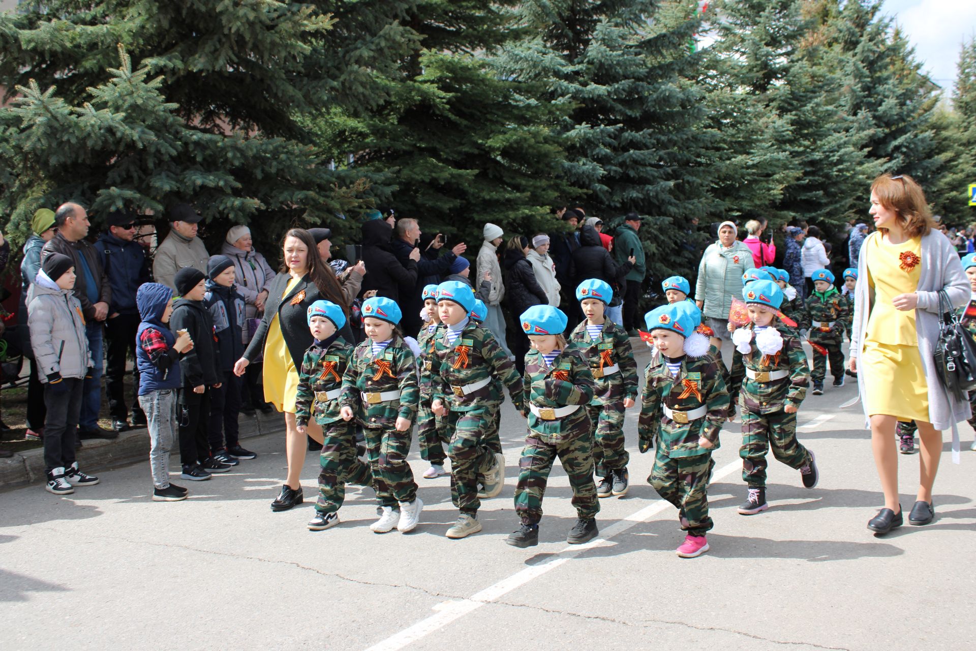 Полный фоторепортаж с празднования Дня Победы в Заинске