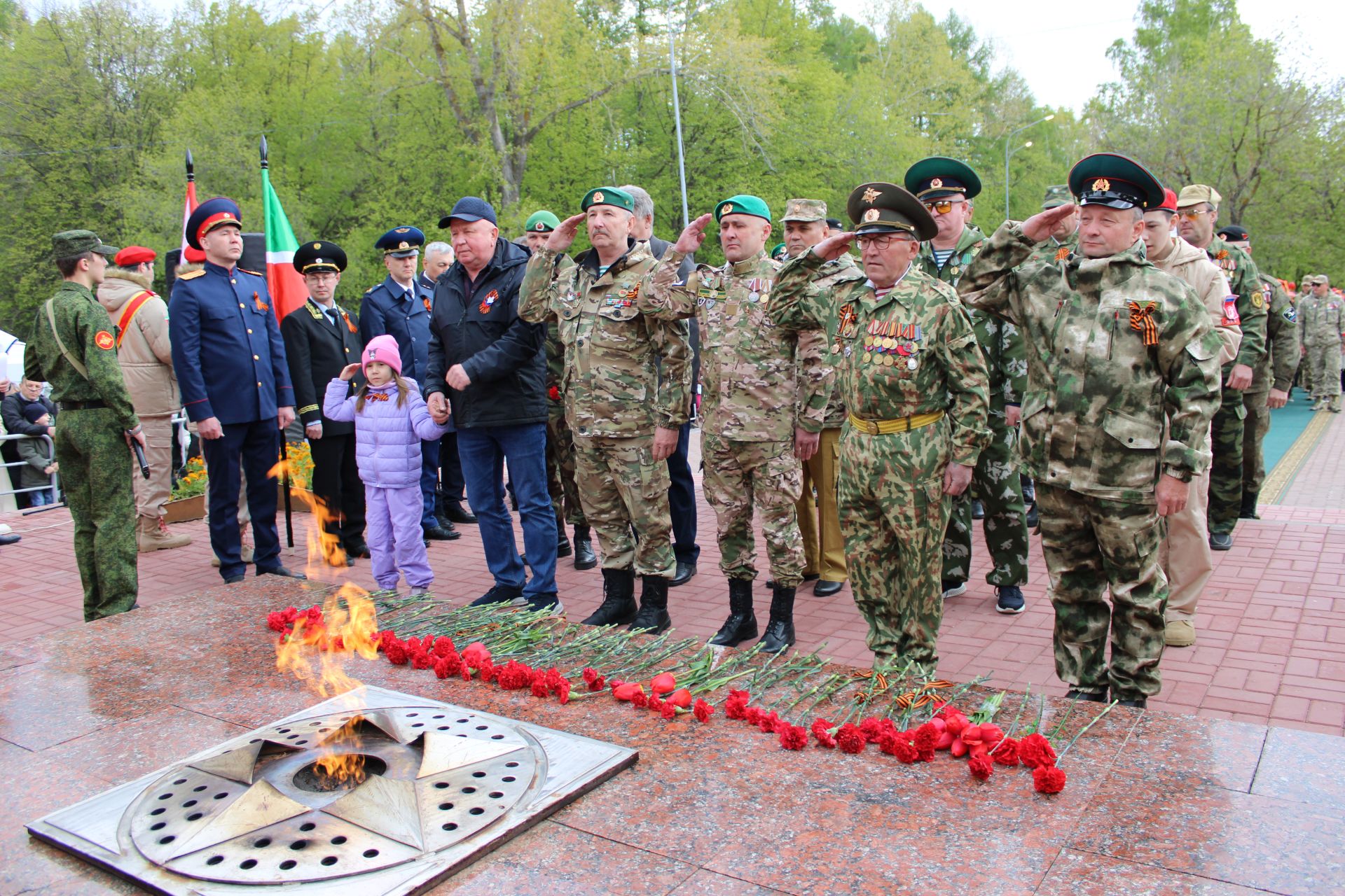 Полный фоторепортаж с празднования Дня Победы в Заинске