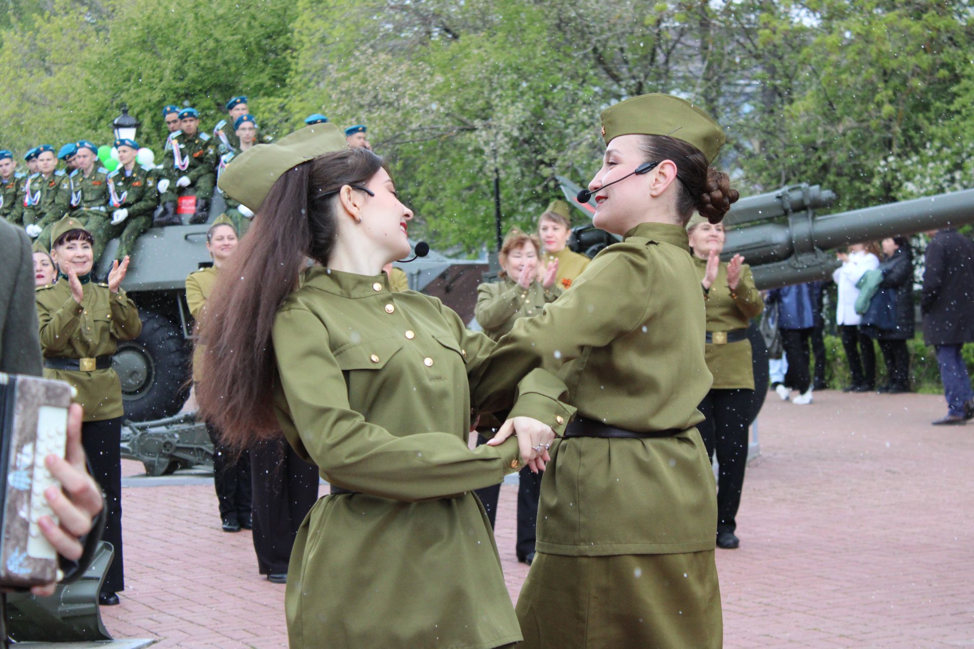 Полный фоторепортаж с празднования Дня Победы в Заинске