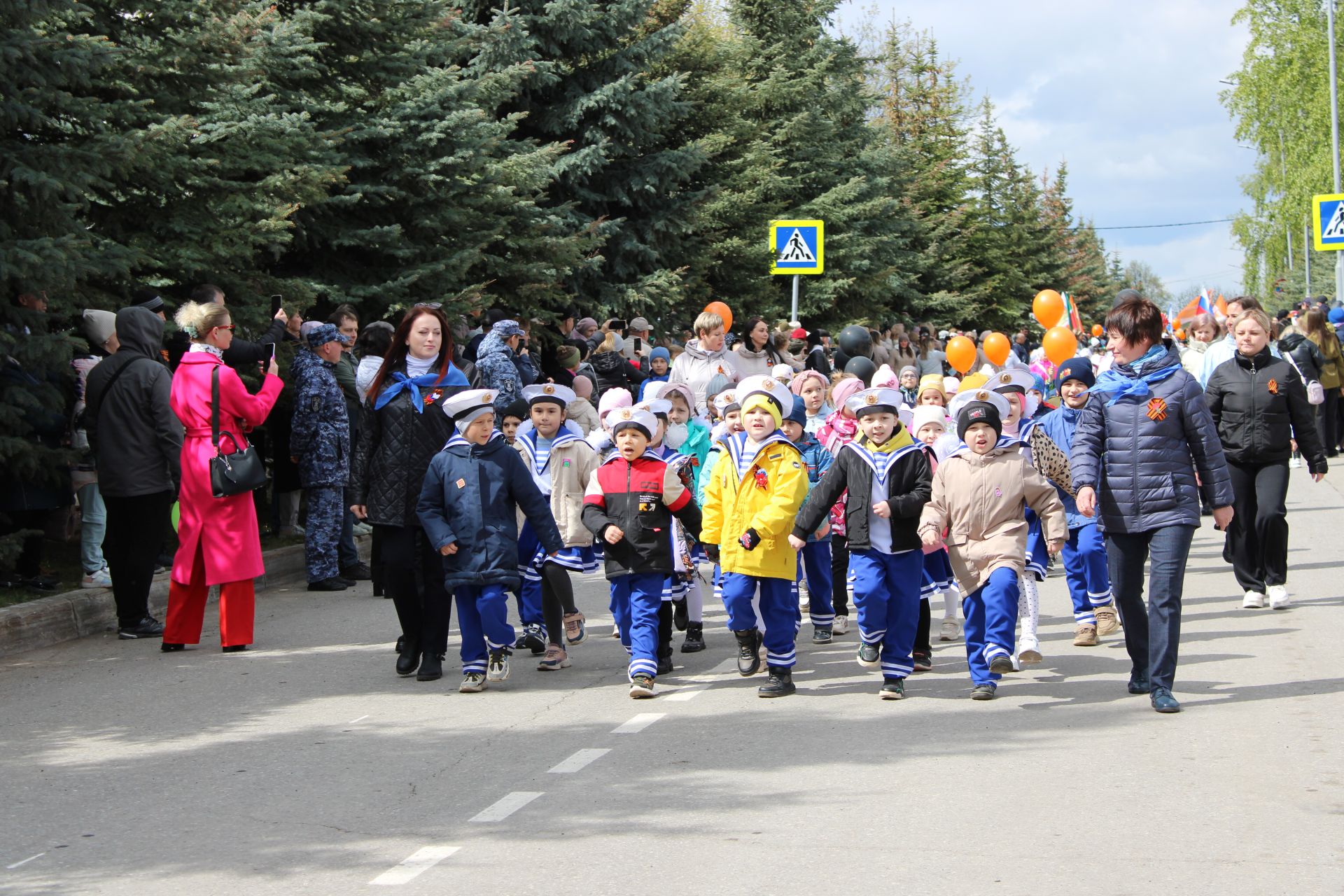 Полный фоторепортаж с празднования Дня Победы в Заинске