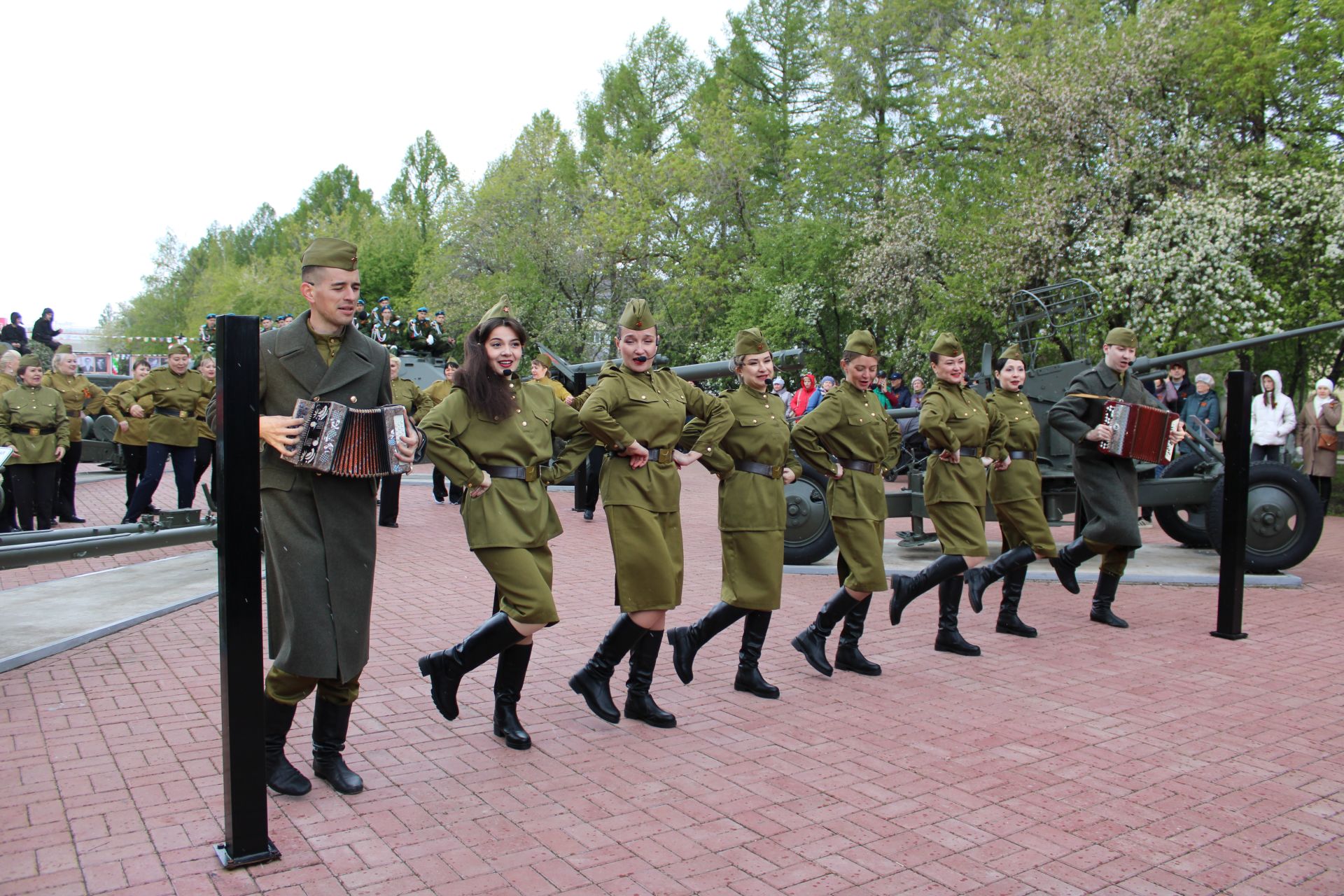 Полный фоторепортаж с празднования Дня Победы в Заинске