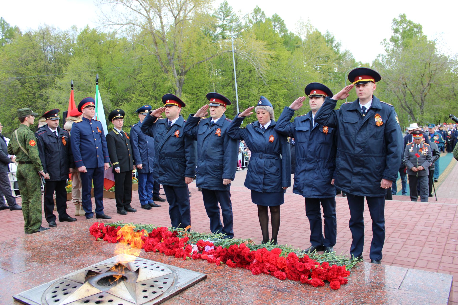 Полный фоторепортаж с празднования Дня Победы в Заинске