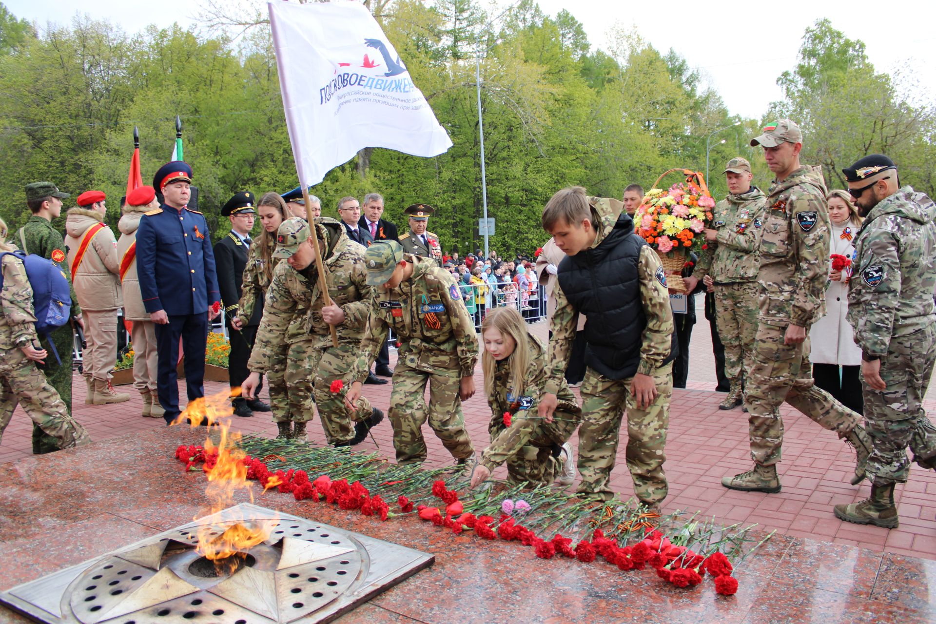 Полный фоторепортаж с празднования Дня Победы в Заинске