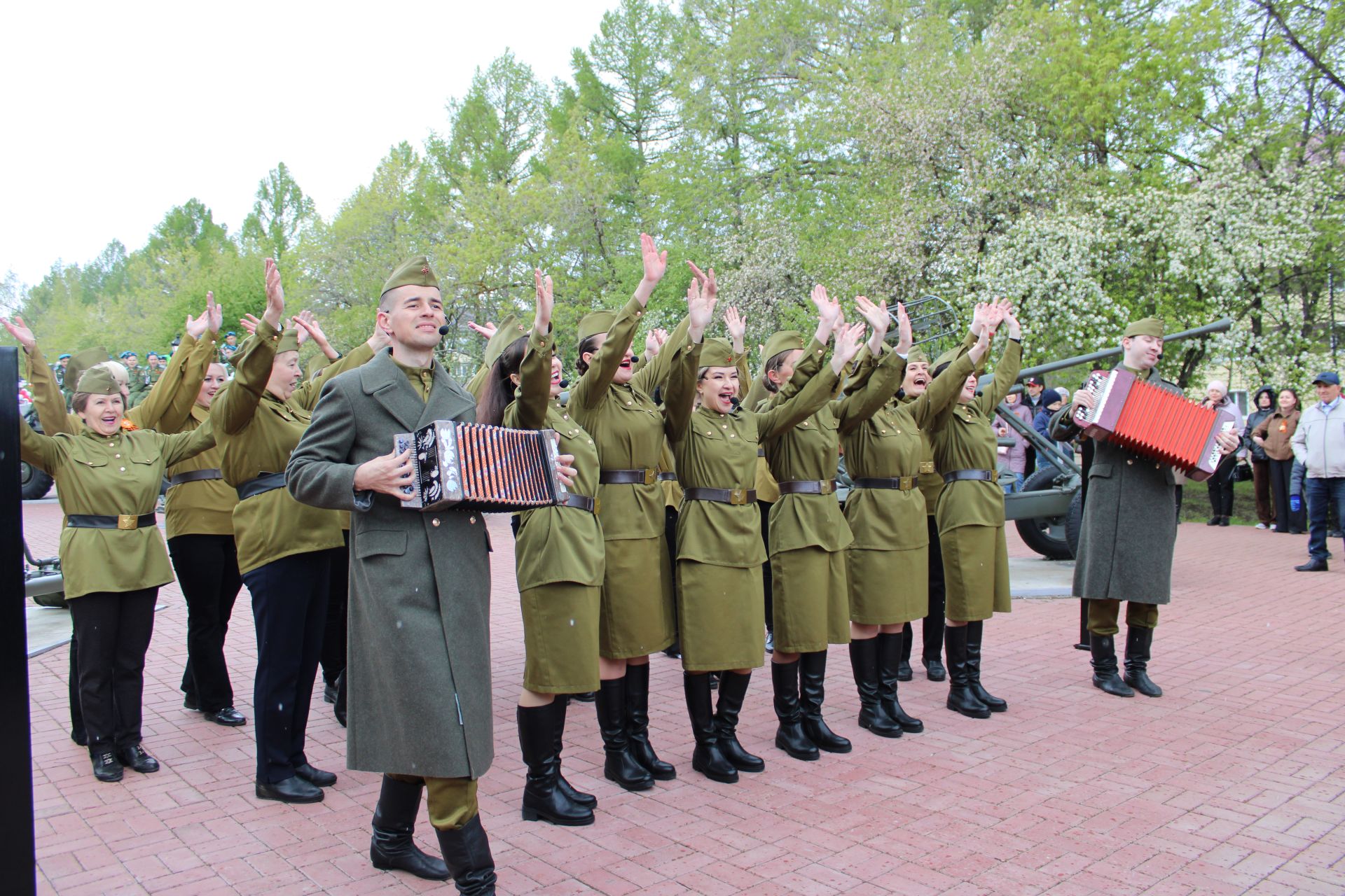 Полный фоторепортаж с празднования Дня Победы в Заинске