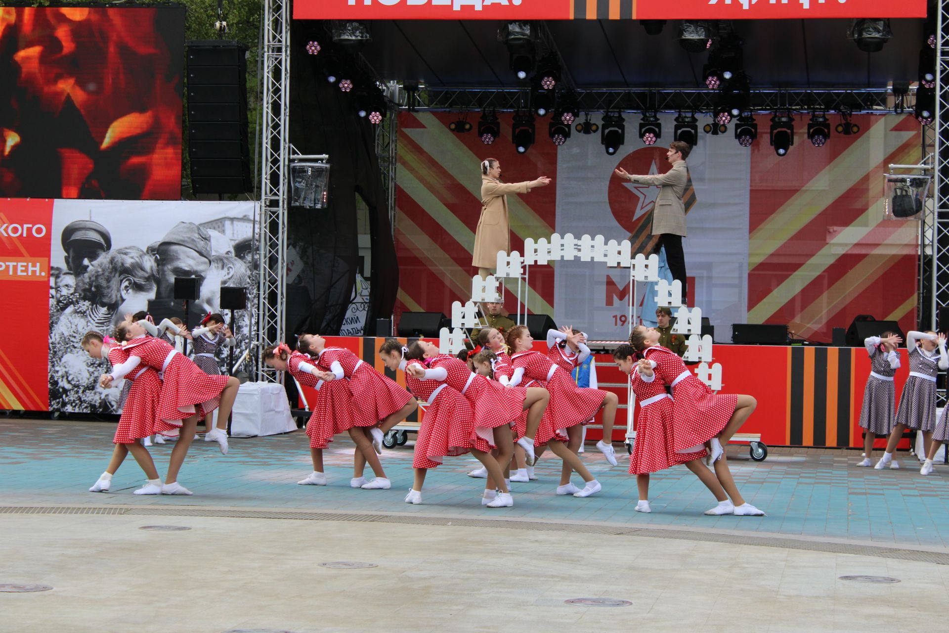 Сотни заинцев спели хором на праздновании Дня Победы в Заинске