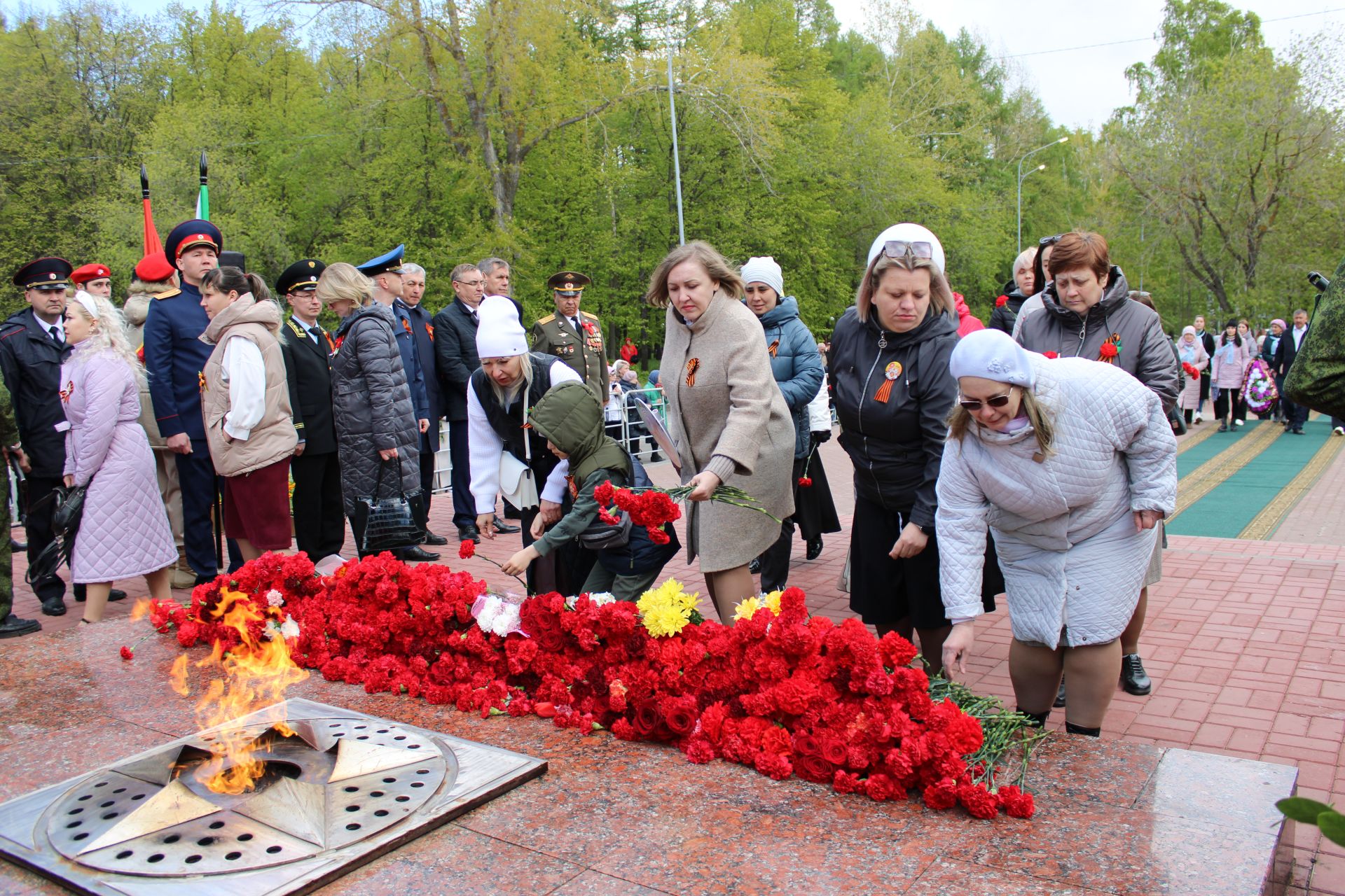 Полный фоторепортаж с празднования Дня Победы в Заинске