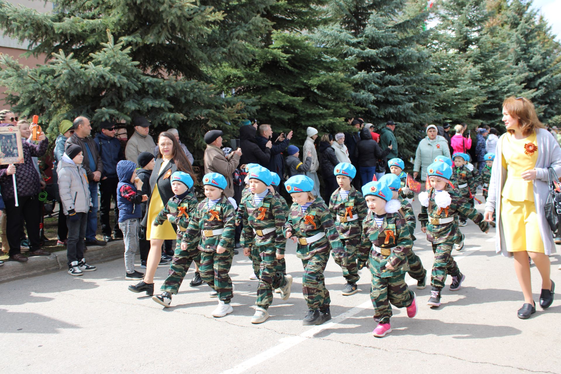 Полный фоторепортаж с празднования Дня Победы в Заинске