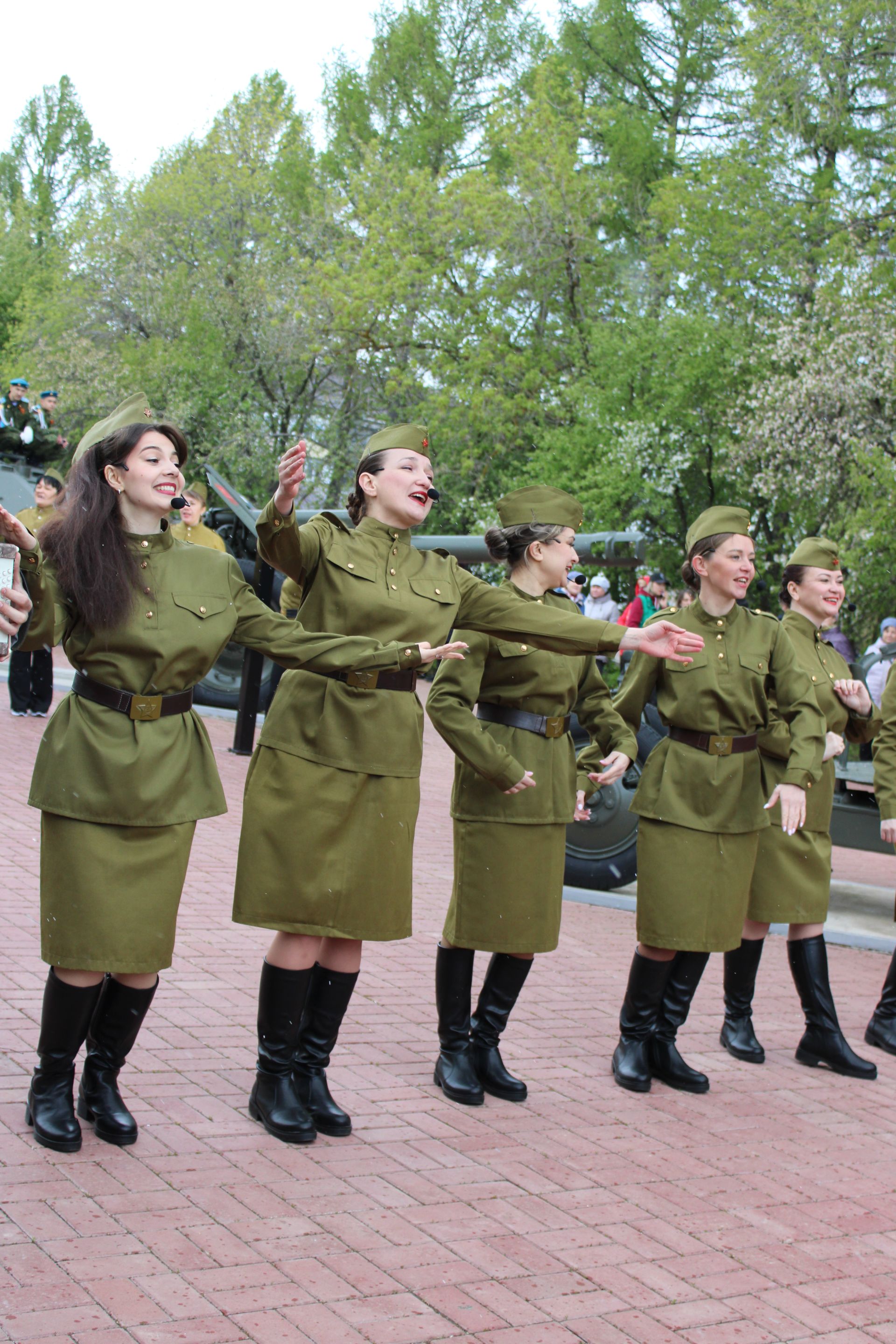 Полный фоторепортаж с празднования Дня Победы в Заинске