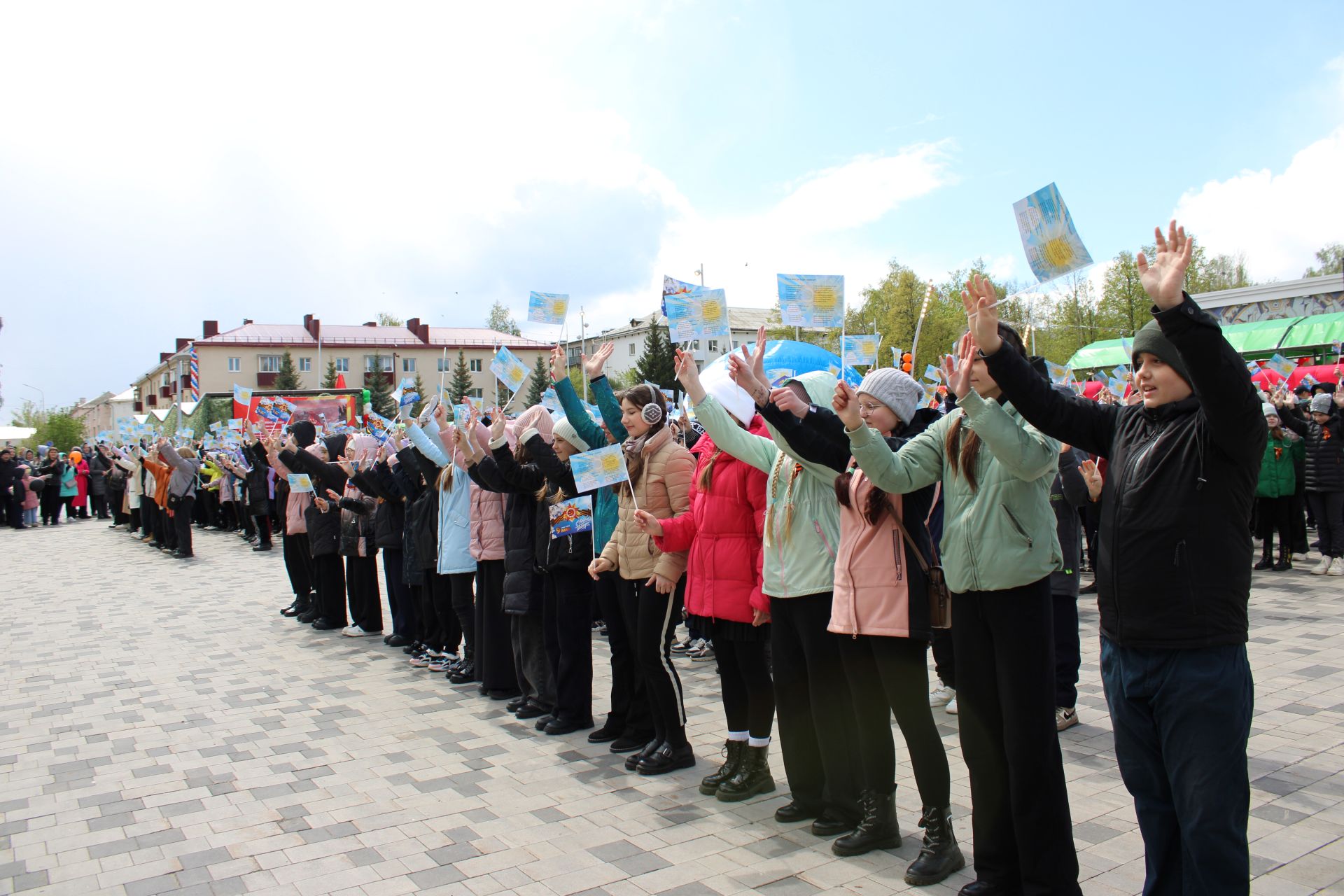 Полный фоторепортаж с празднования Дня Победы в Заинске