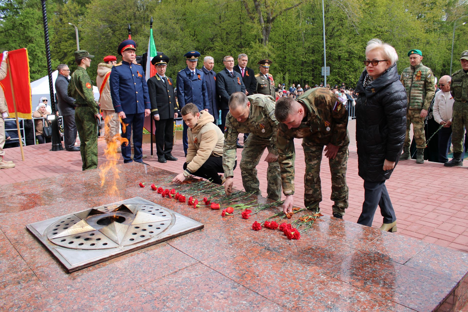 Полный фоторепортаж с празднования Дня Победы в Заинске