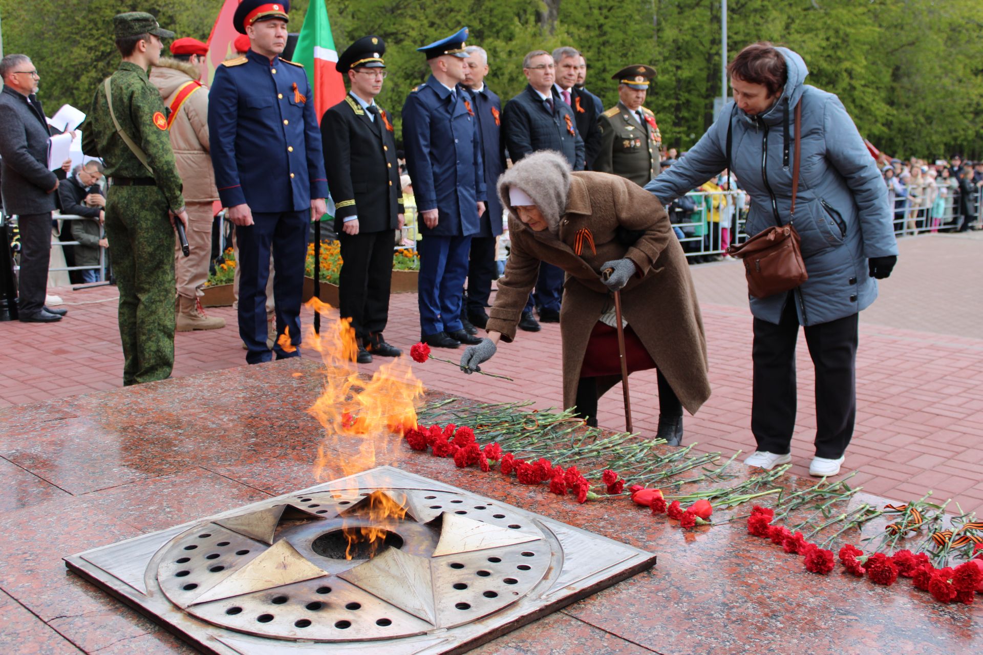 Полный фоторепортаж с празднования Дня Победы в Заинске