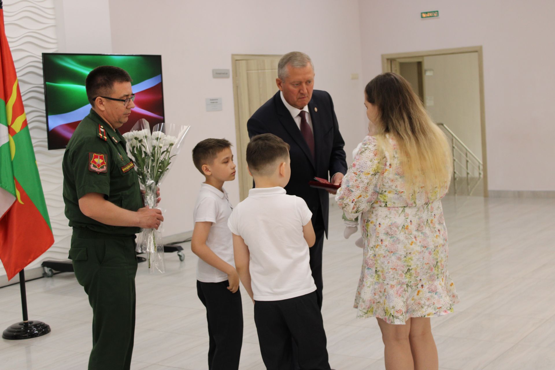 В Заинске Орден Мужества вручен двум семьям погибших участников СВО