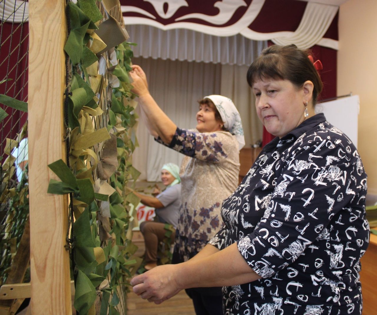 Маскировка челтәрләре үрүче Түбән Лоҗы апалары: «Безнең өчен аларның һәркайсы кадерле»