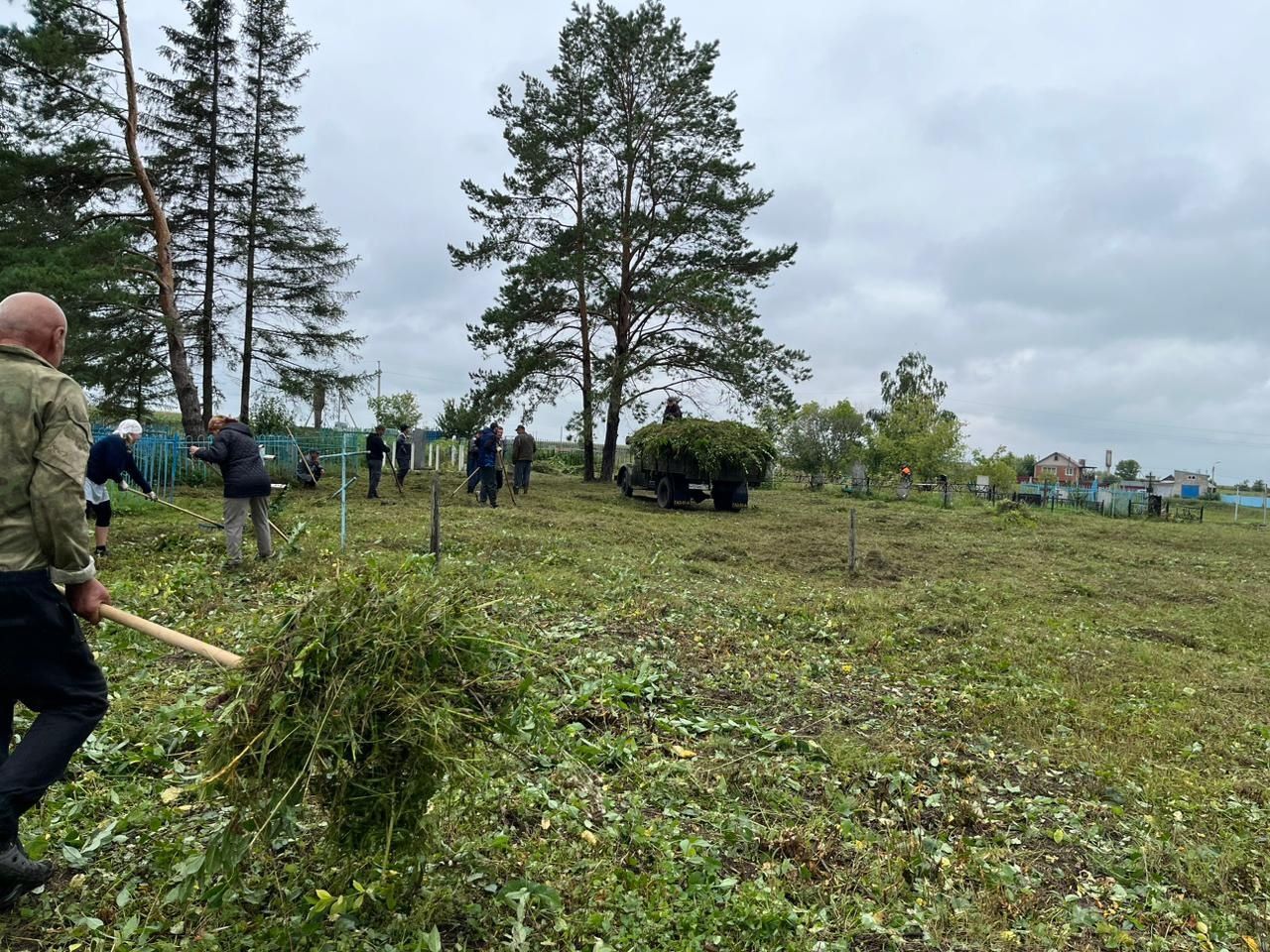 В Заинском районе участник СВО помог односельчанам