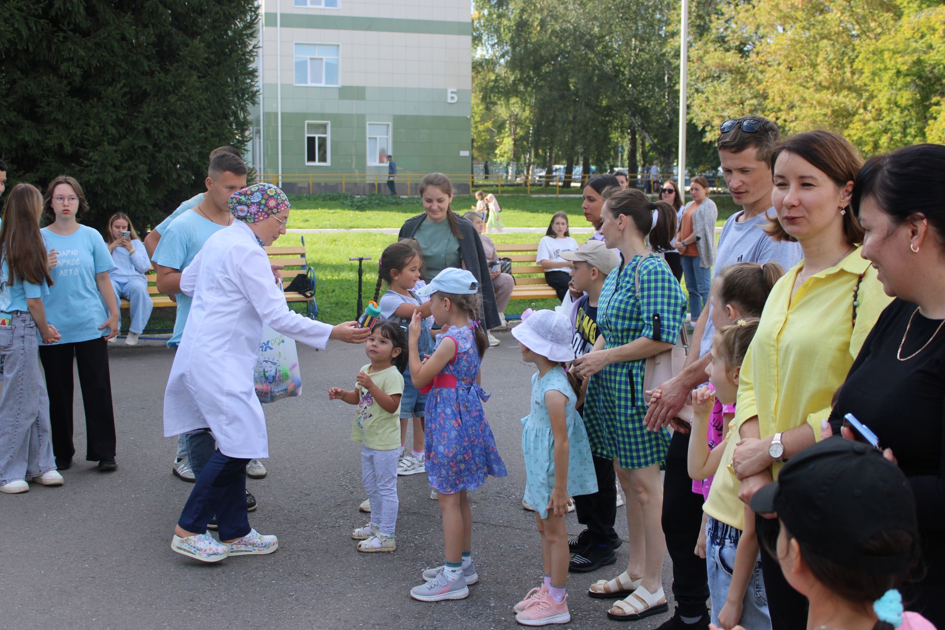 В Заинской ЦРБ поздравили будущих первоклассников