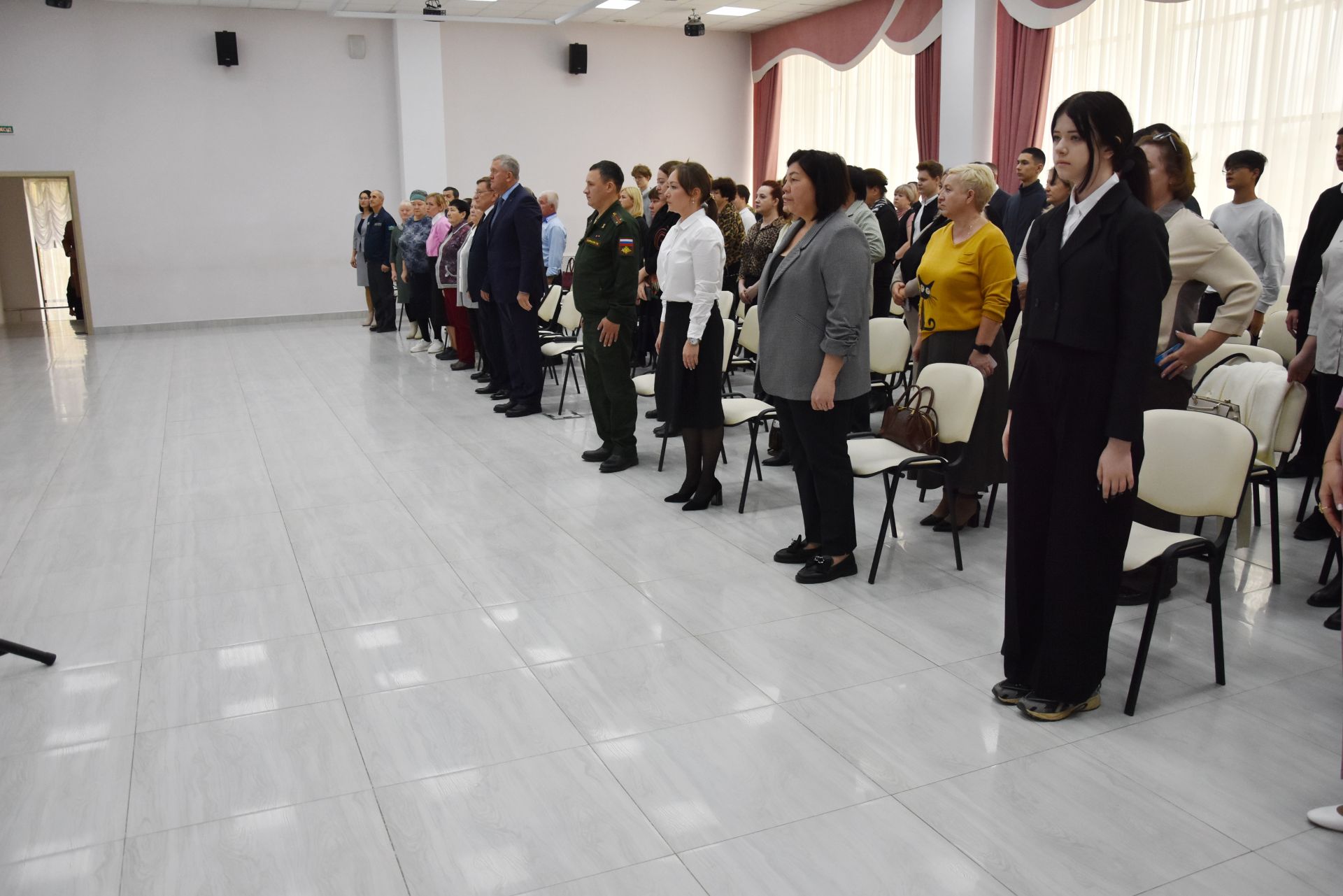 В Заинске почтили память павших героев и передали награды их семьям