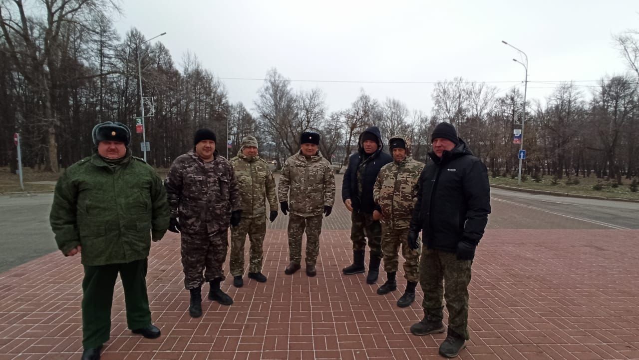 Памятное мероприятие в Заинске: жители почтили память героев, погибших в Первой Чеченской войне