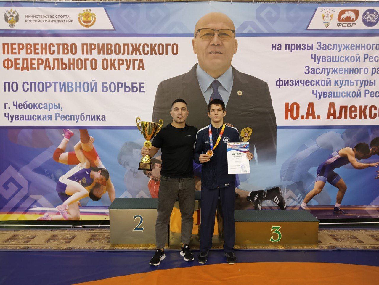 Заинский спортсмен завоевал «бронзу» на первенстве ПФО по вольной борьбе