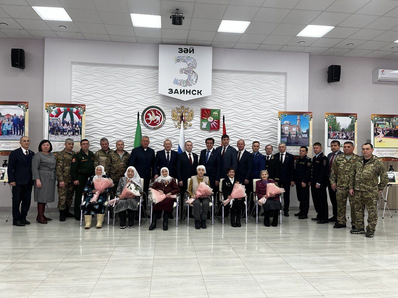 В Заинском районе шесть тружениц тыла получили юбилейные медали к 80-летию Победы