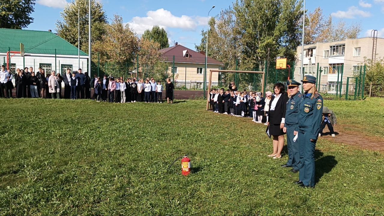 Урок безопасности: в Заинской школе №3 прошла учебная эвакуация