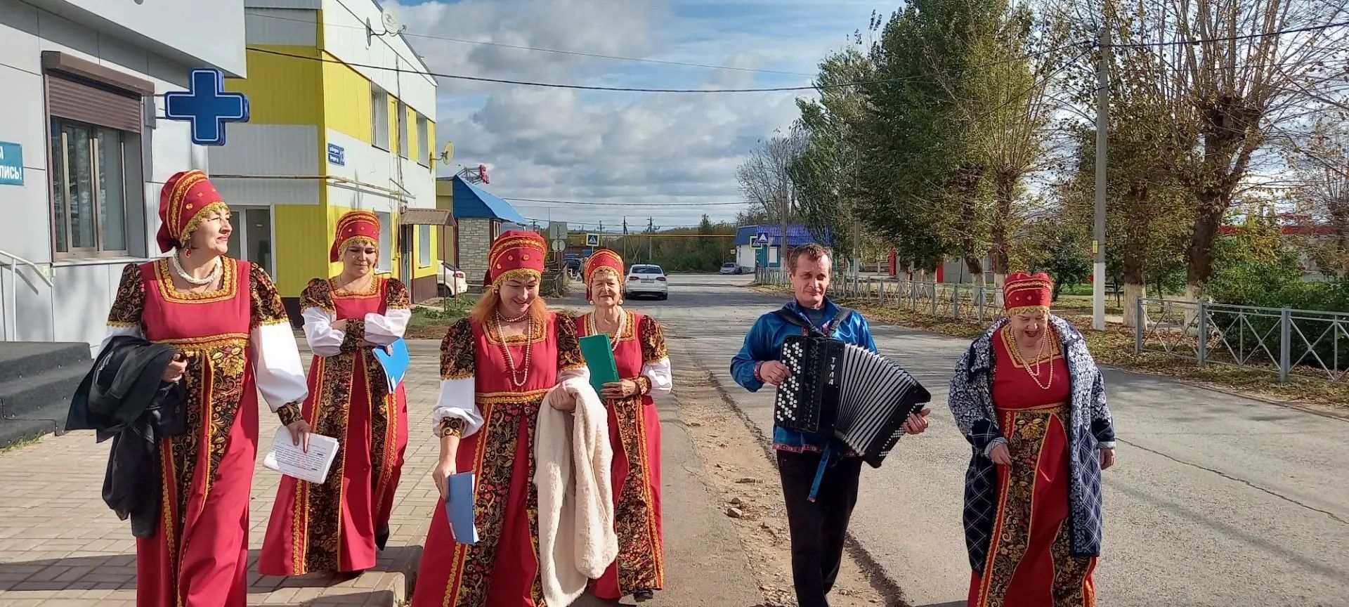Зәйдә рейс автобусы пассажирлары музыкаль котлаулар кабул итте