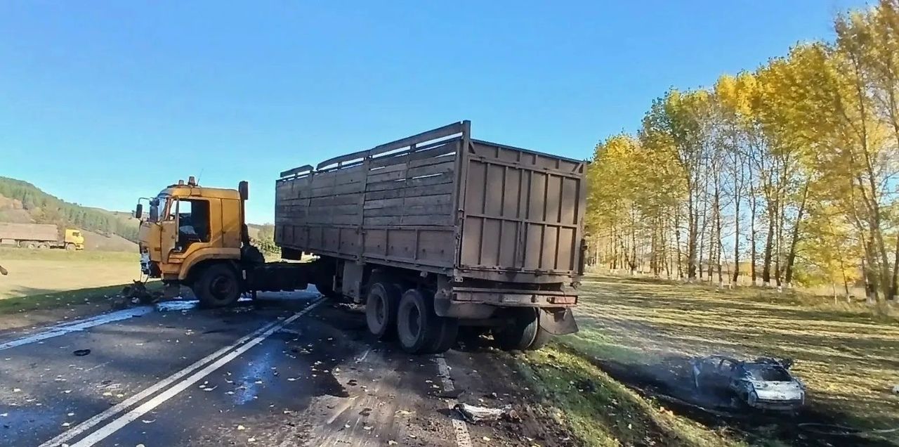 Зәй районында КамАЗ белән бәрелешүдә җиңел автомобиль йөртүче һәлак булган