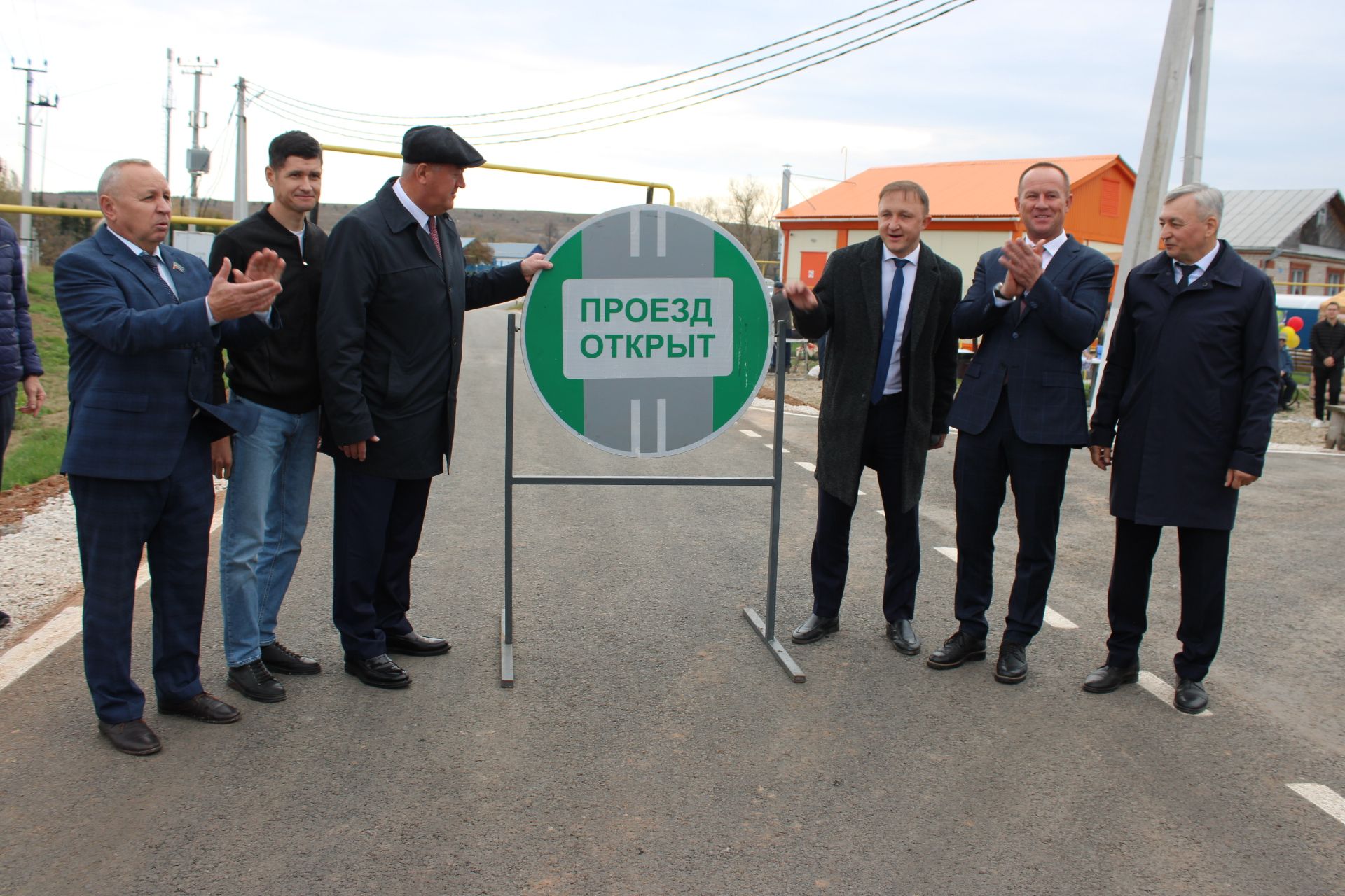 В Заинском районе открыли сразу несколько дорог после капремонта
