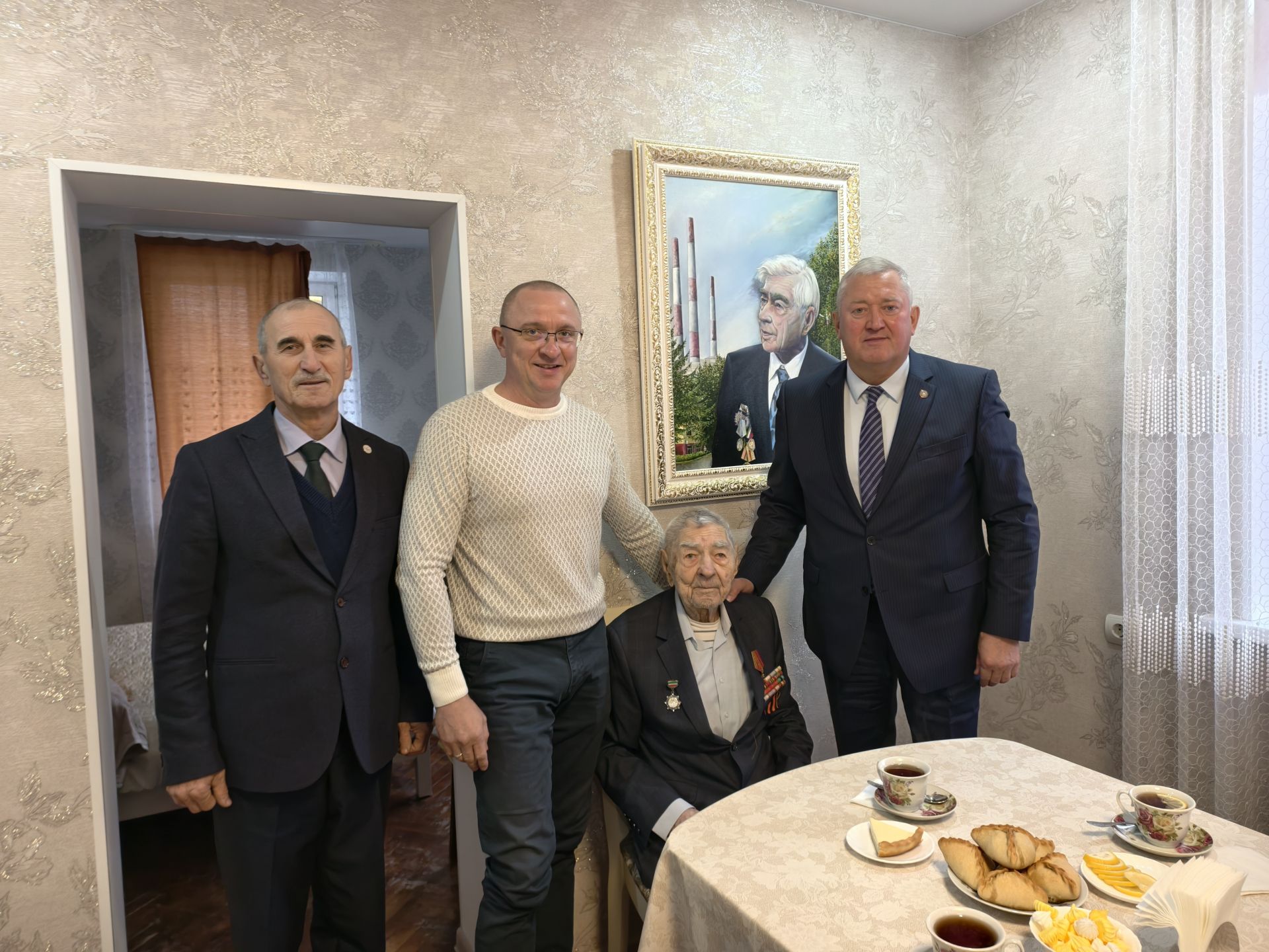 Зәйдә 103 яшьлек Бөек Ватан сугышы ветеранын Өлкәннәр көне белән котладылар