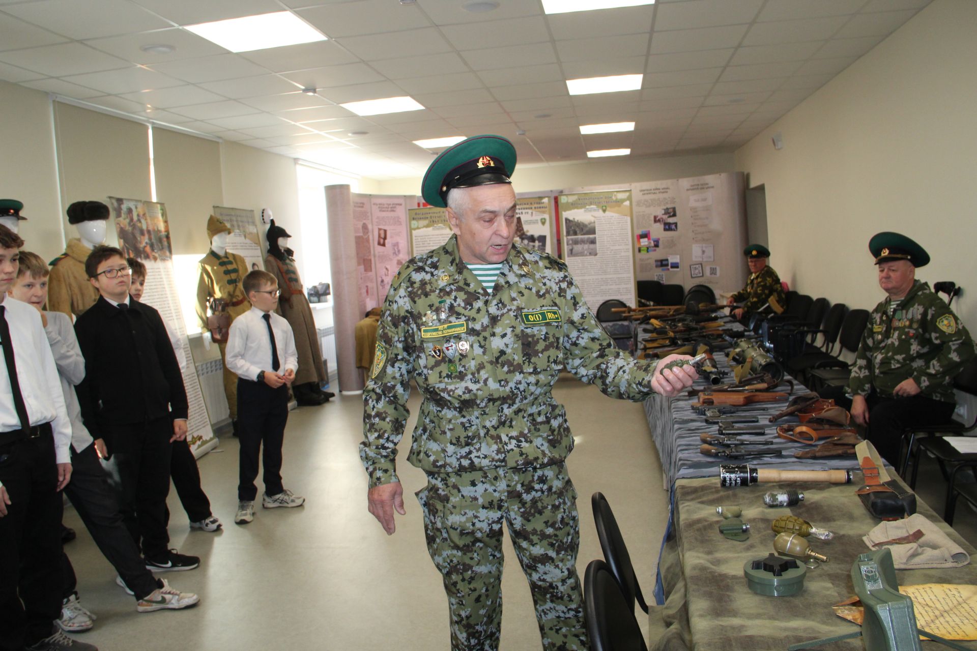 В Заинске открылся мобильный музей «Афганский конфликт»