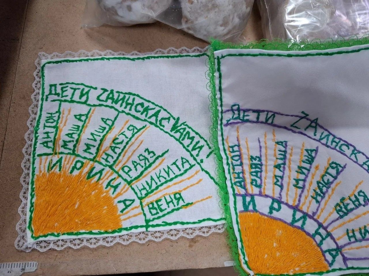 Зәй кызы Ирина хәрбиләргә кулъяулыклар чигә