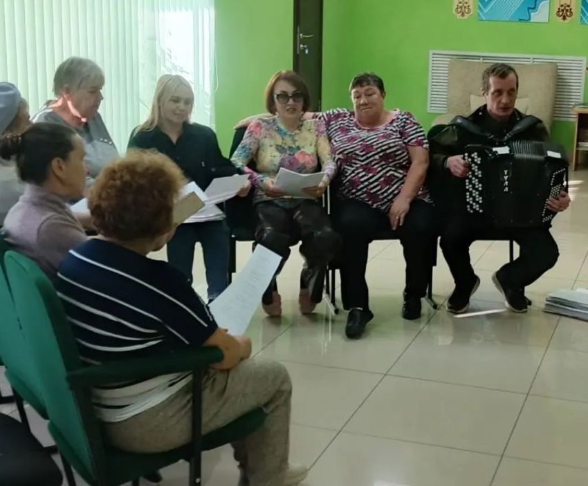 В ДК микрорайона Мирный провели вечер патриотической песни