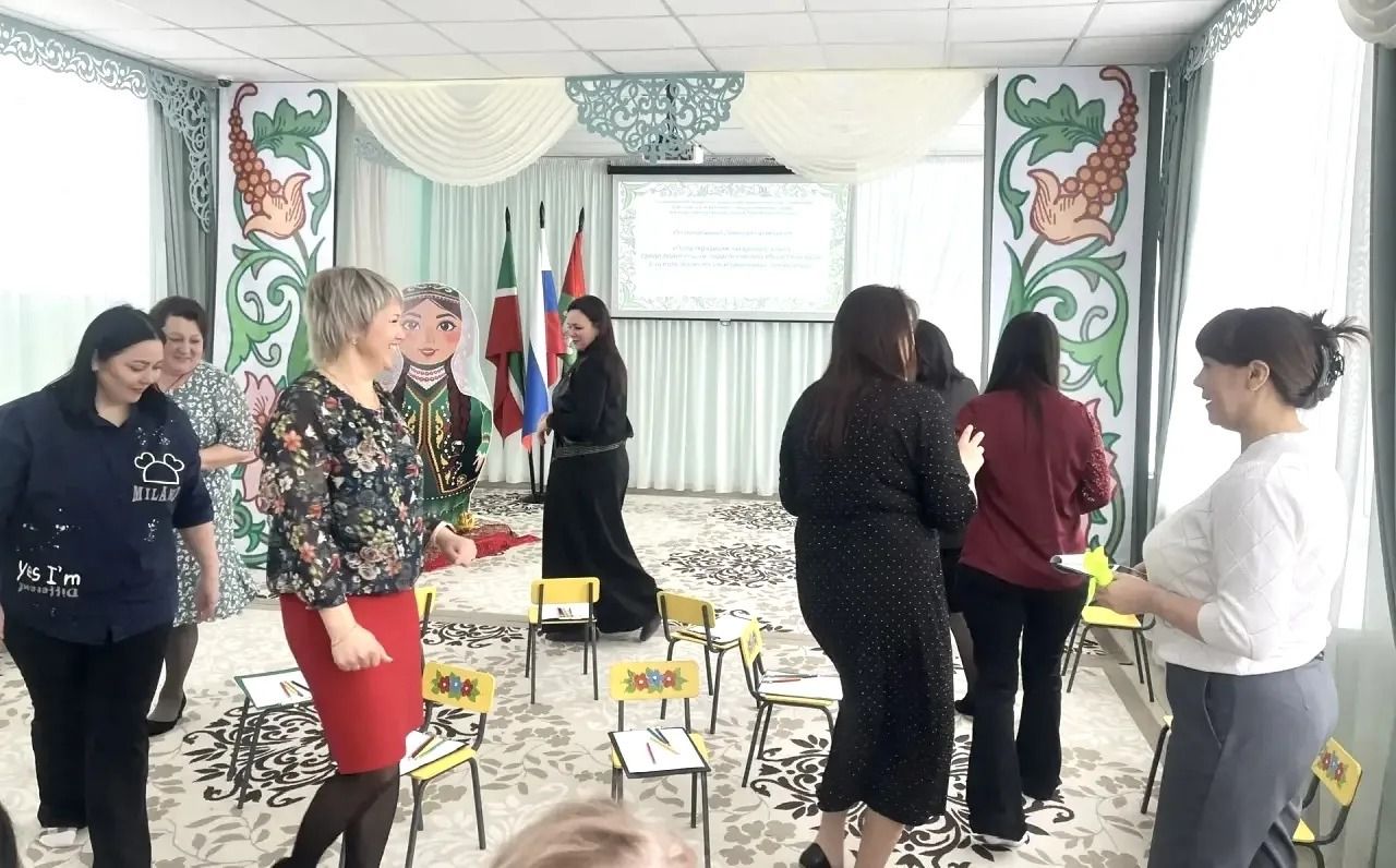 В Заинском районе педагоги делятся опытом популяризации татарского языка