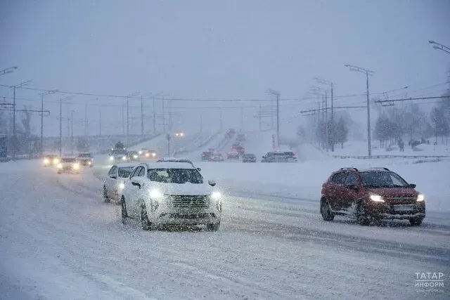 Можно ли ездить с трещиной на лобовом стекле?