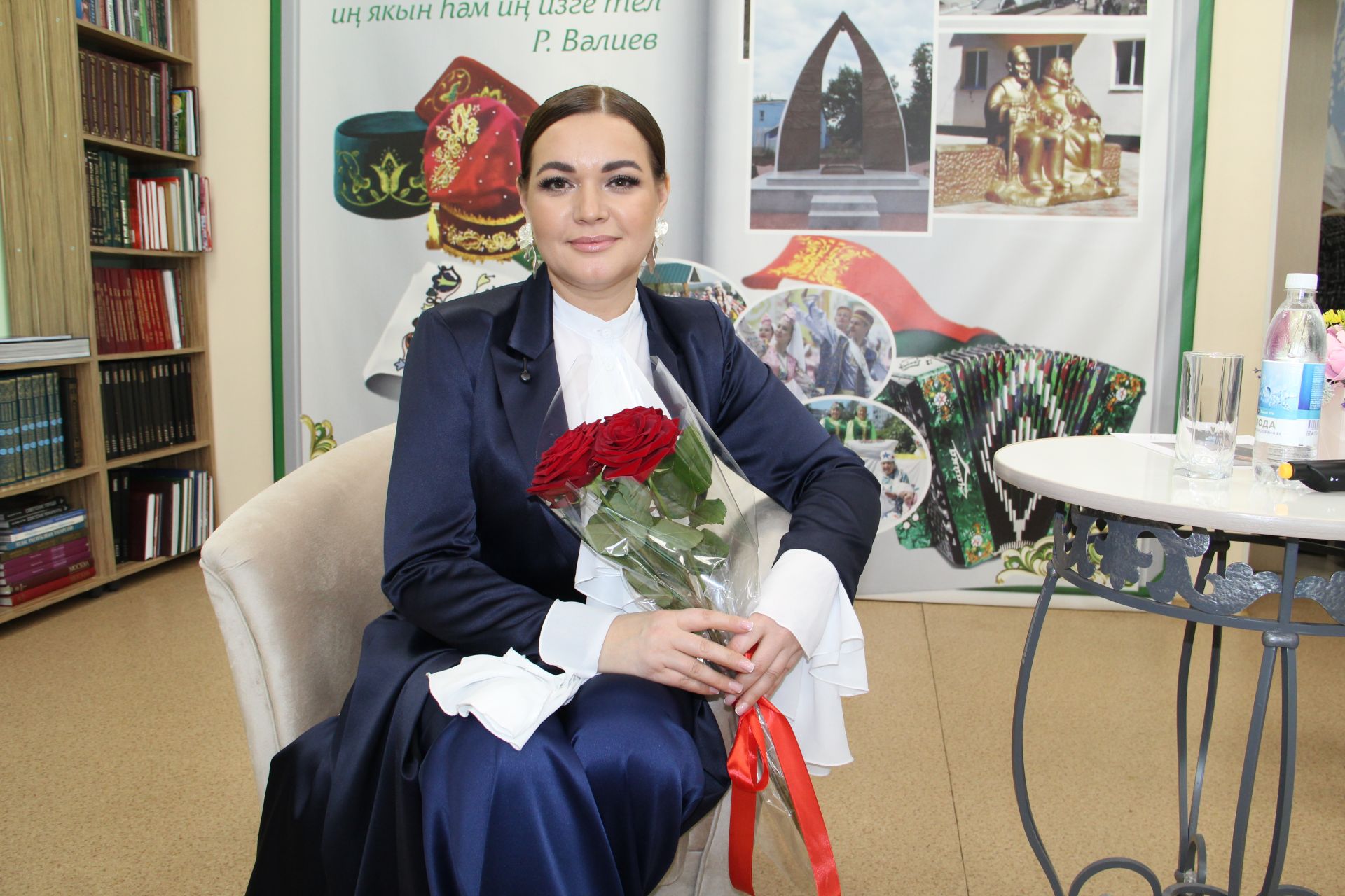 В библиотеке Заинска прошла творческая встреча с певицей и медиком Ильзирой Ибрагимовой