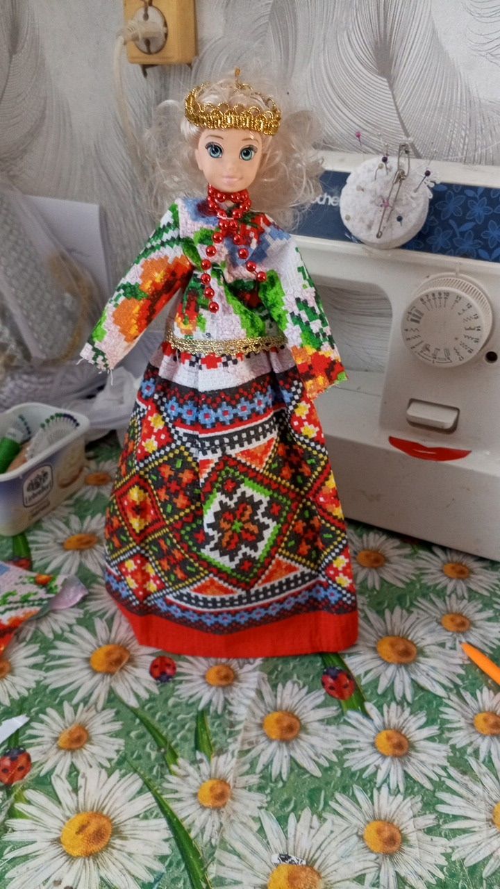 Югары Мәлемнән Разия Рамазанова ясаган курчакларда милли рух чагыла