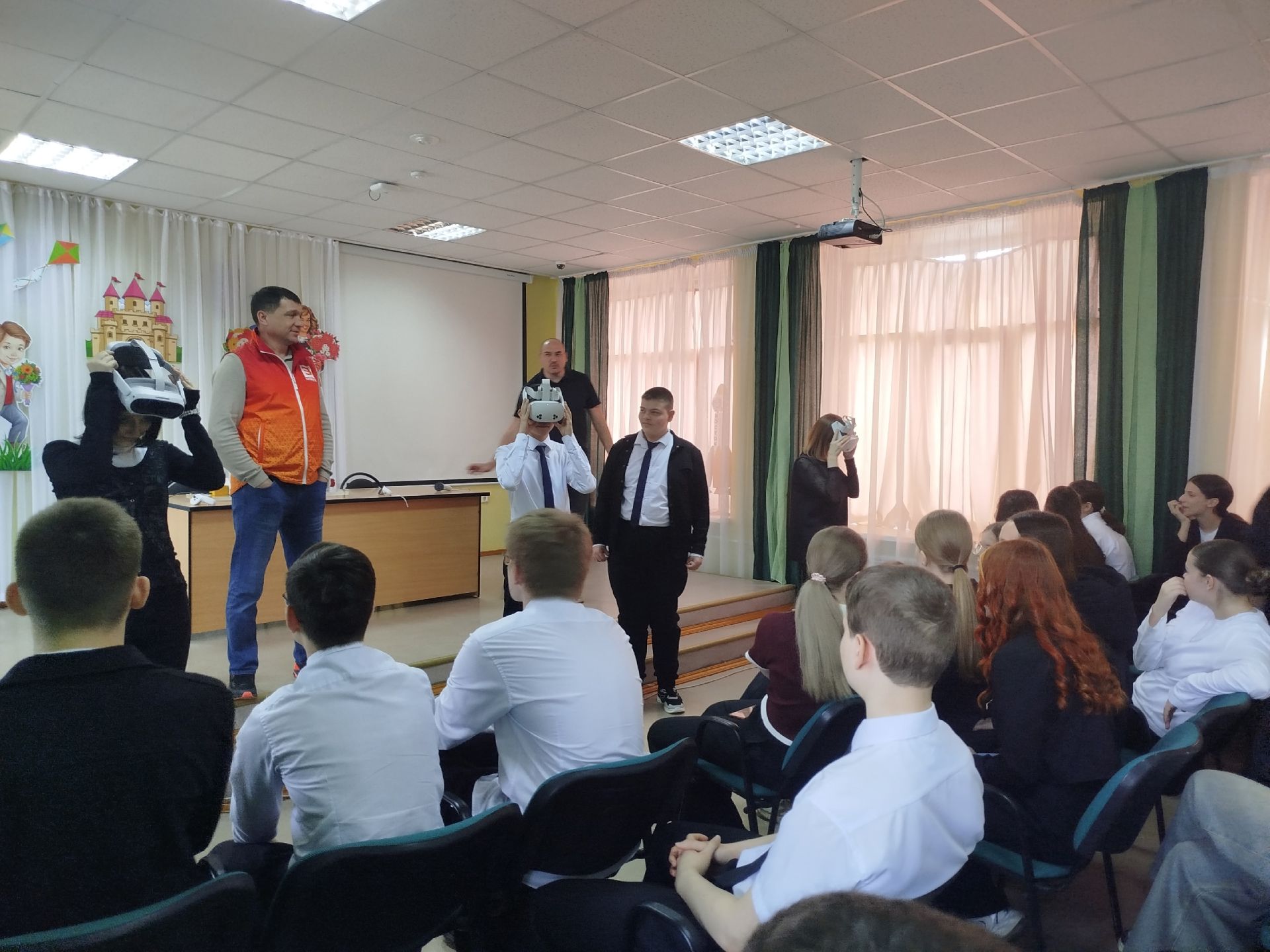 «Примерь профессию»: специалисты Заинской ГРЭС познакомили учащихся школы № 2 с работой станции